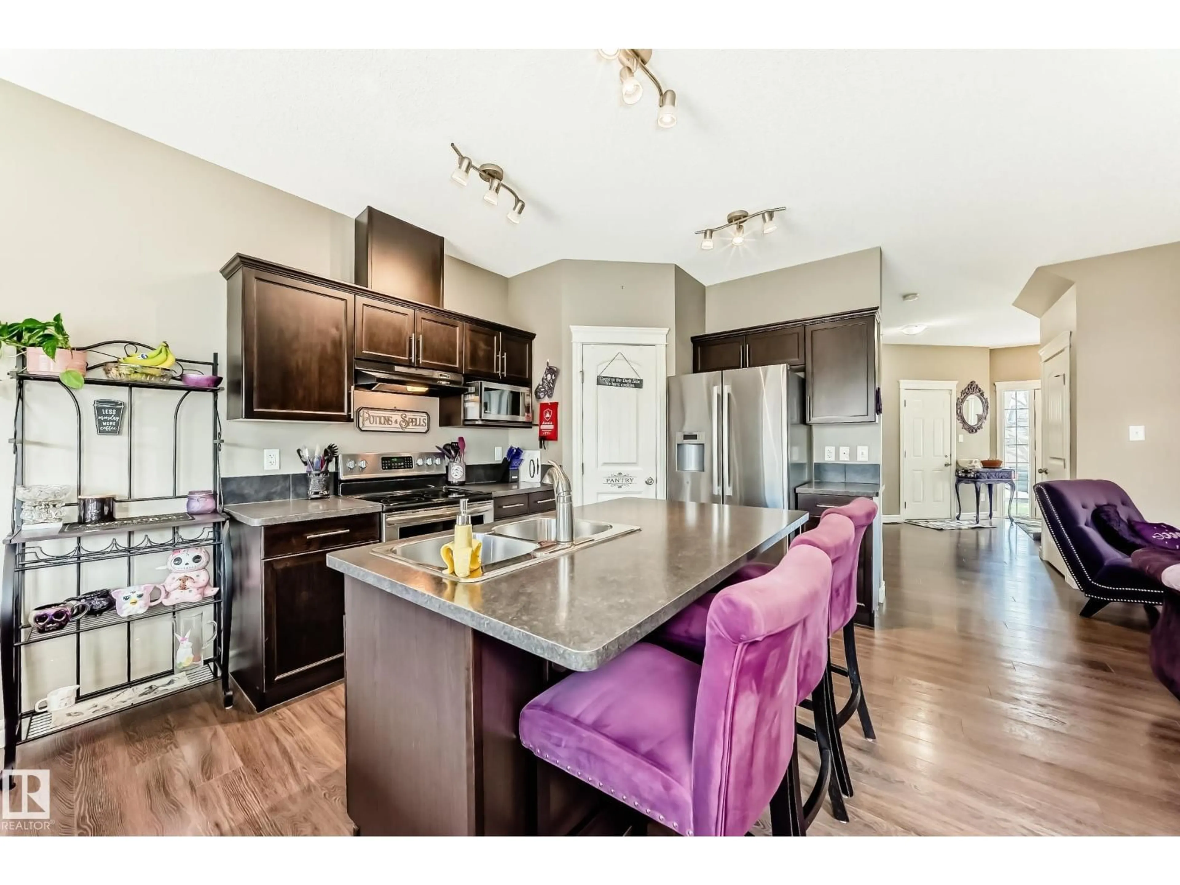 Open concept kitchen, unknown for 26 SOUTH CREEK WD, Stony Plain Alberta T7Z0C8