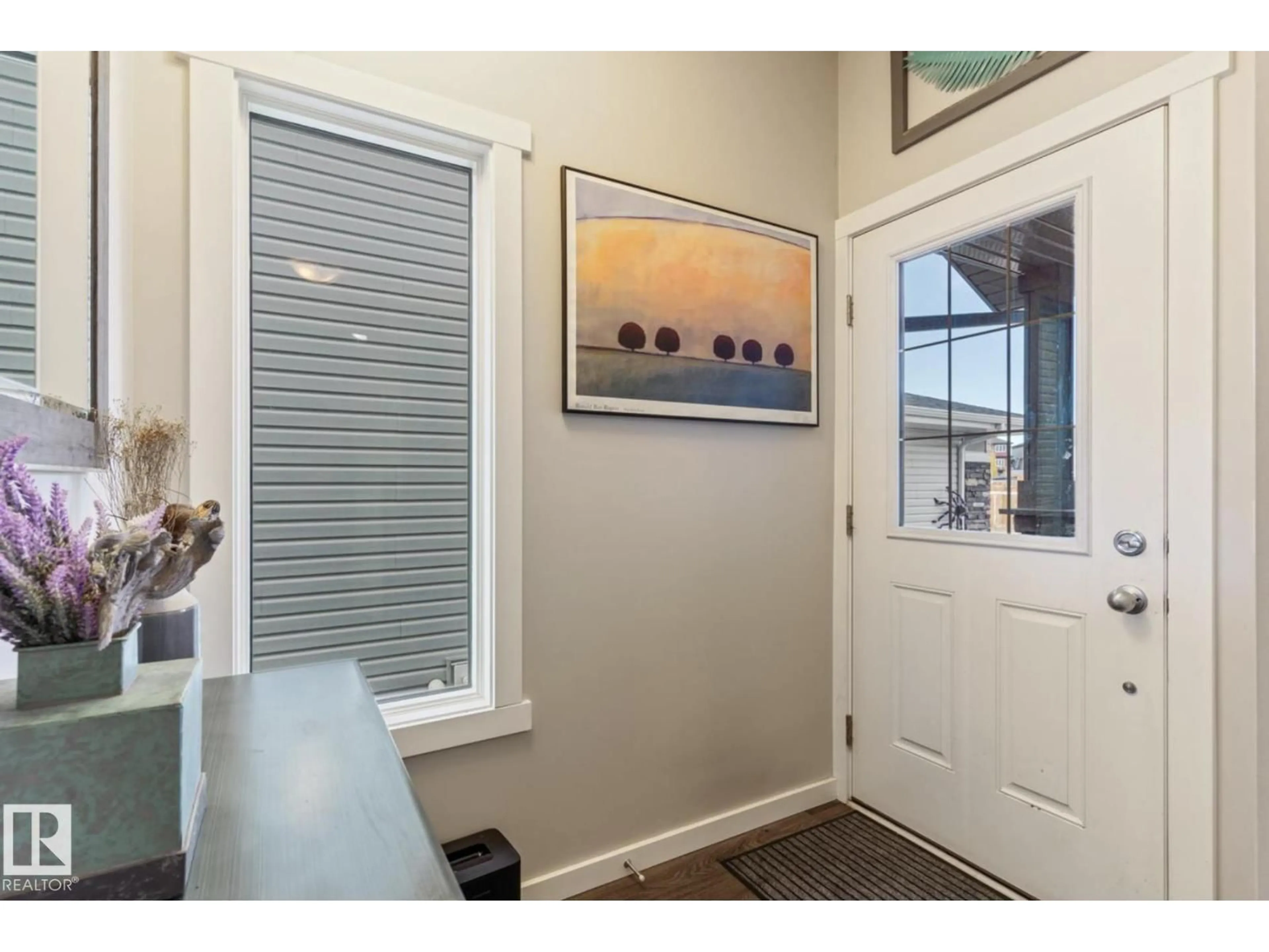 Indoor entryway for 12737 205 STREET, Edmonton Alberta T5S0L8