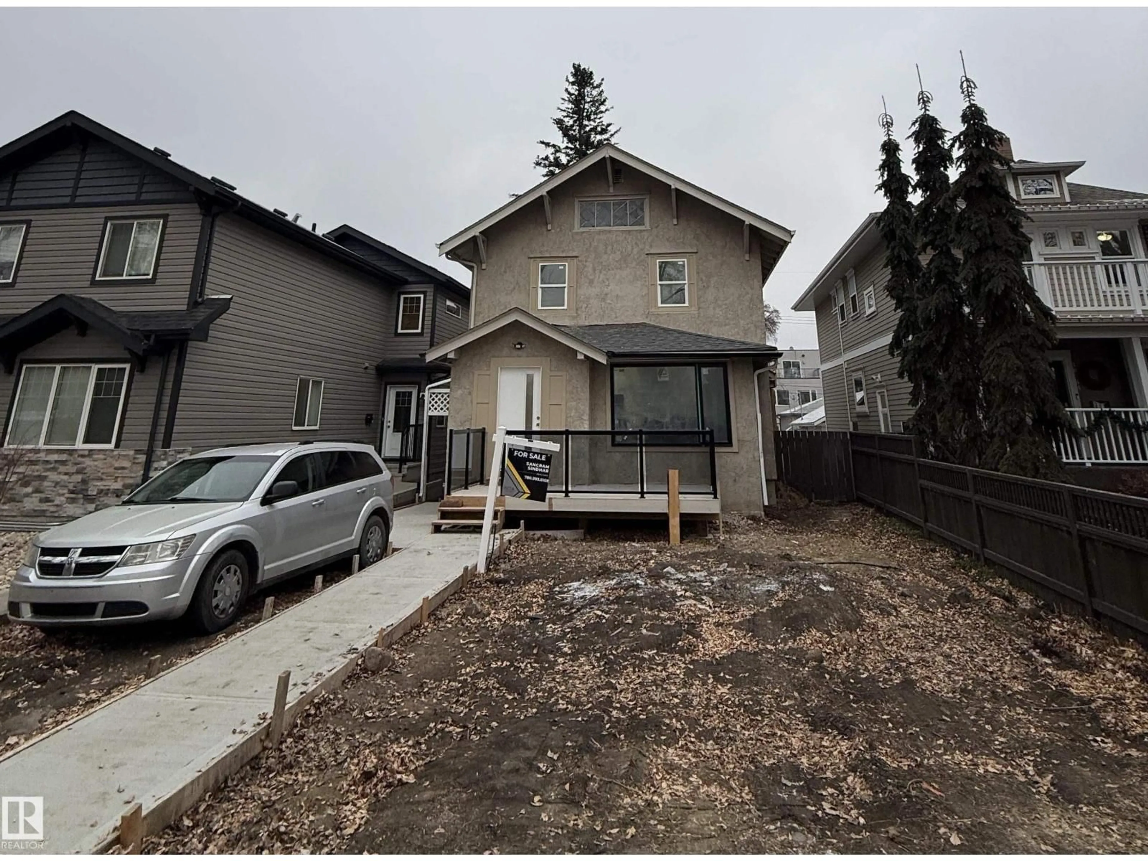 A pic from outside/outdoor area/front of a property/back of a property/a pic from drone, street for 10948 89 AV, Edmonton Alberta T6G0Z5