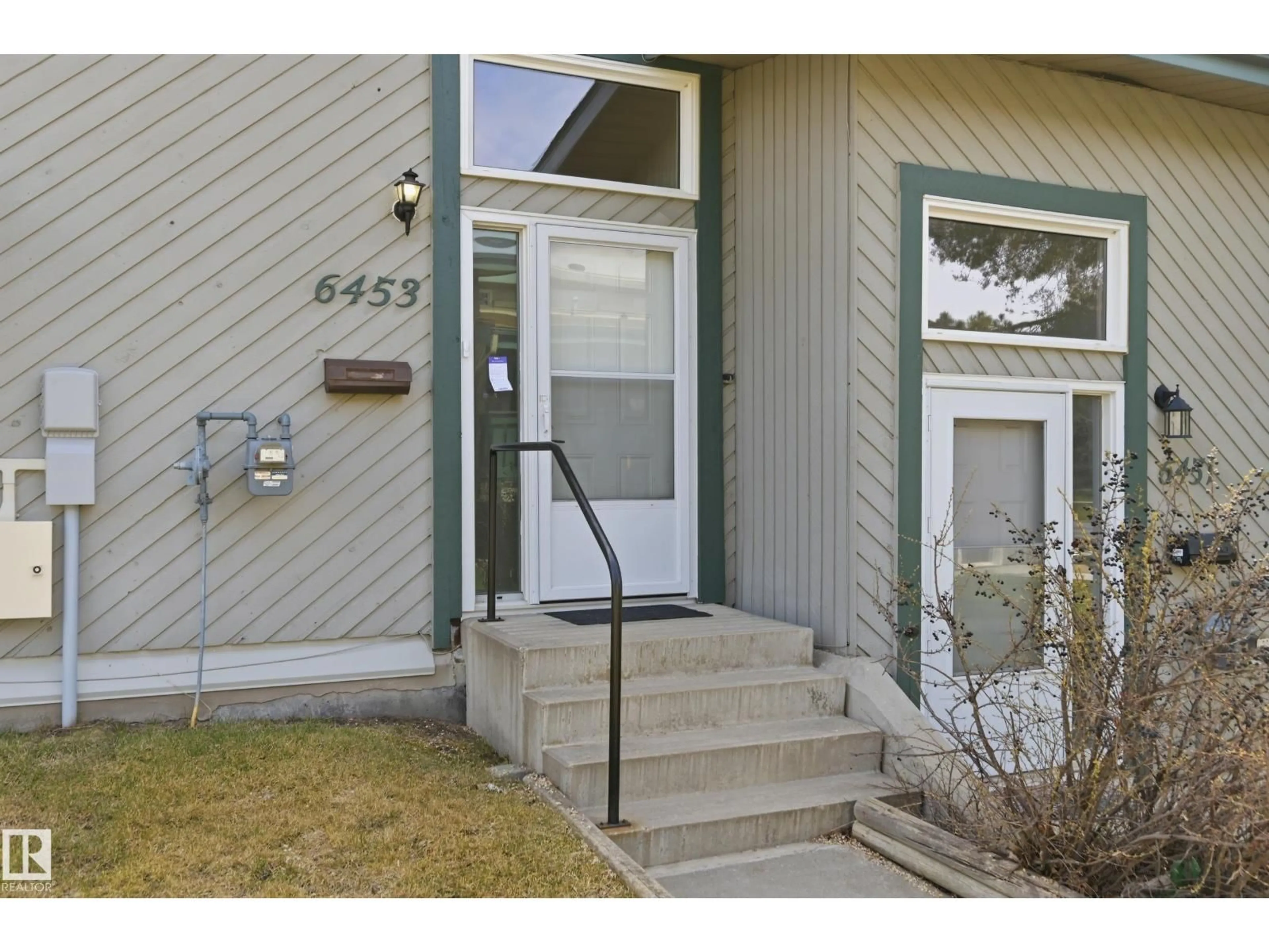 Indoor entryway for 6453 180 ST, Edmonton Alberta T5T2P3