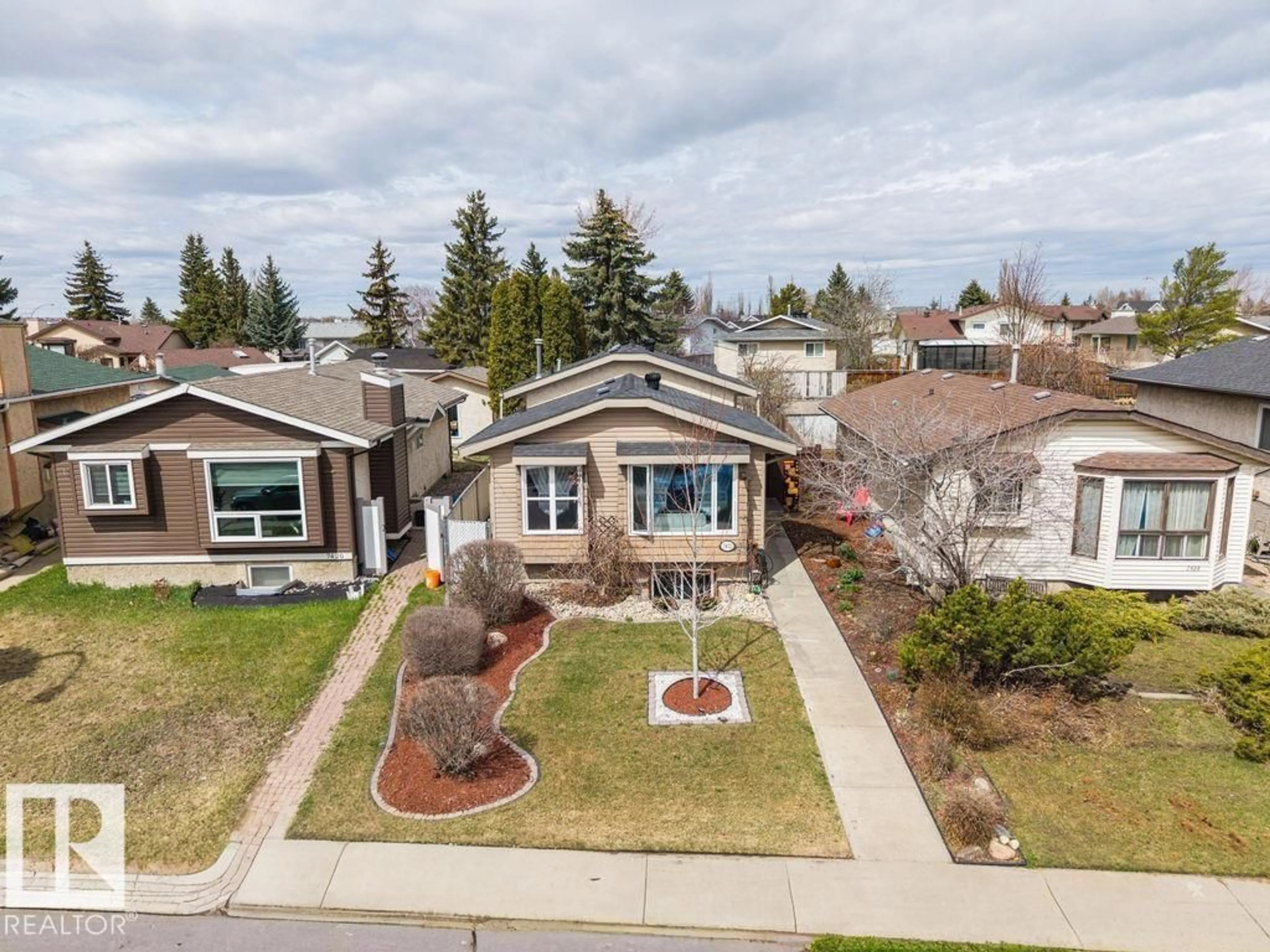 A pic from outside/outdoor area/front of a property/back of a property/a pic from drone, street for NW - 7422 188 ST, Edmonton Alberta T5T5J7
