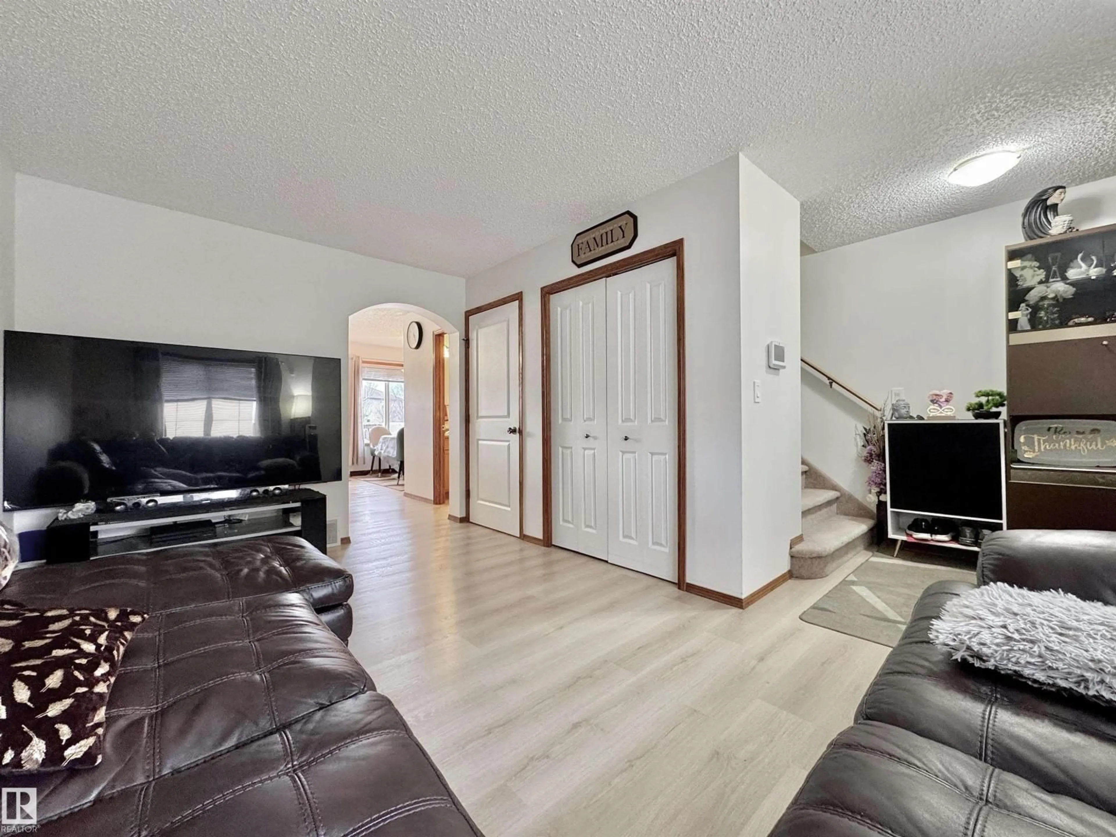 Living room with furniture, unknown for #4 - 320 SPRUCE RIDGE RD, Spruce Grove Alberta T7X0H5