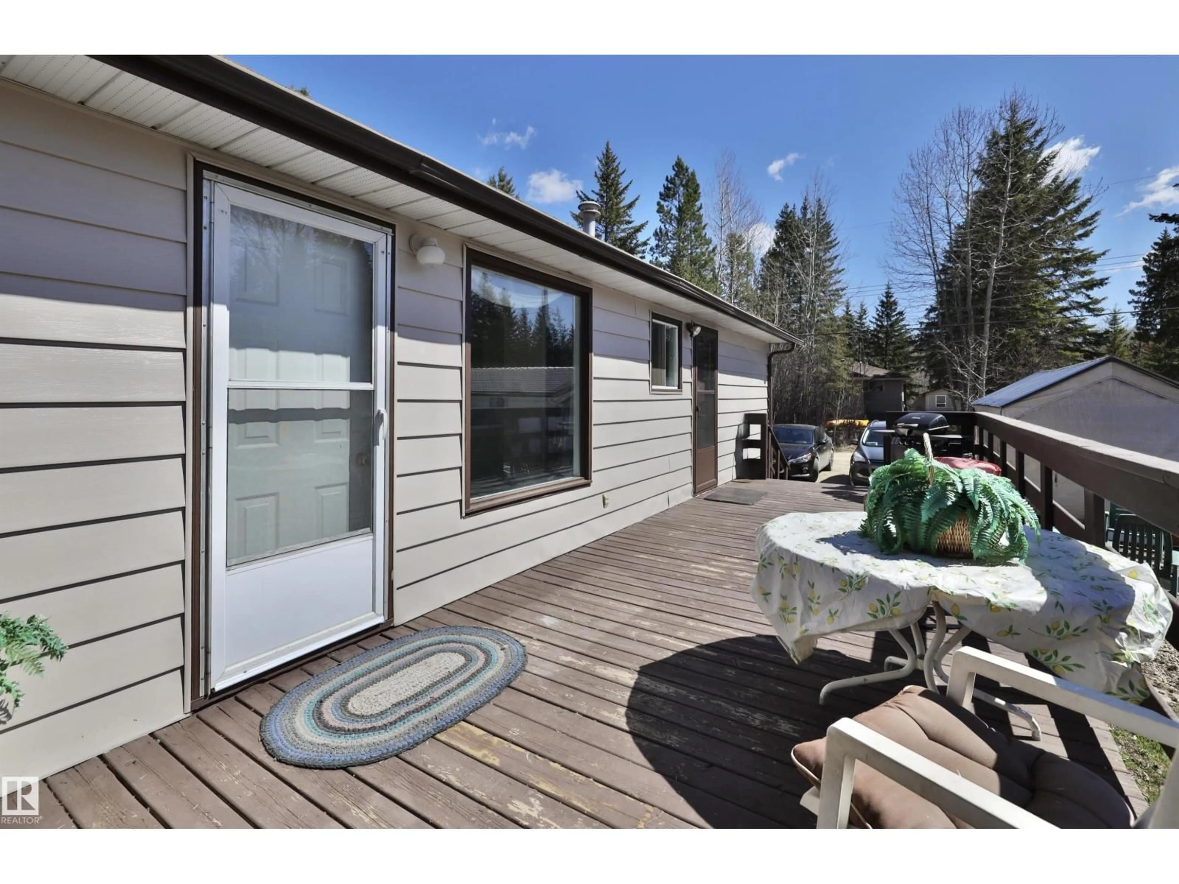 Patio, unknown for 6010 50 ST, Rural Wetaskiwin County Alberta T0C2C0