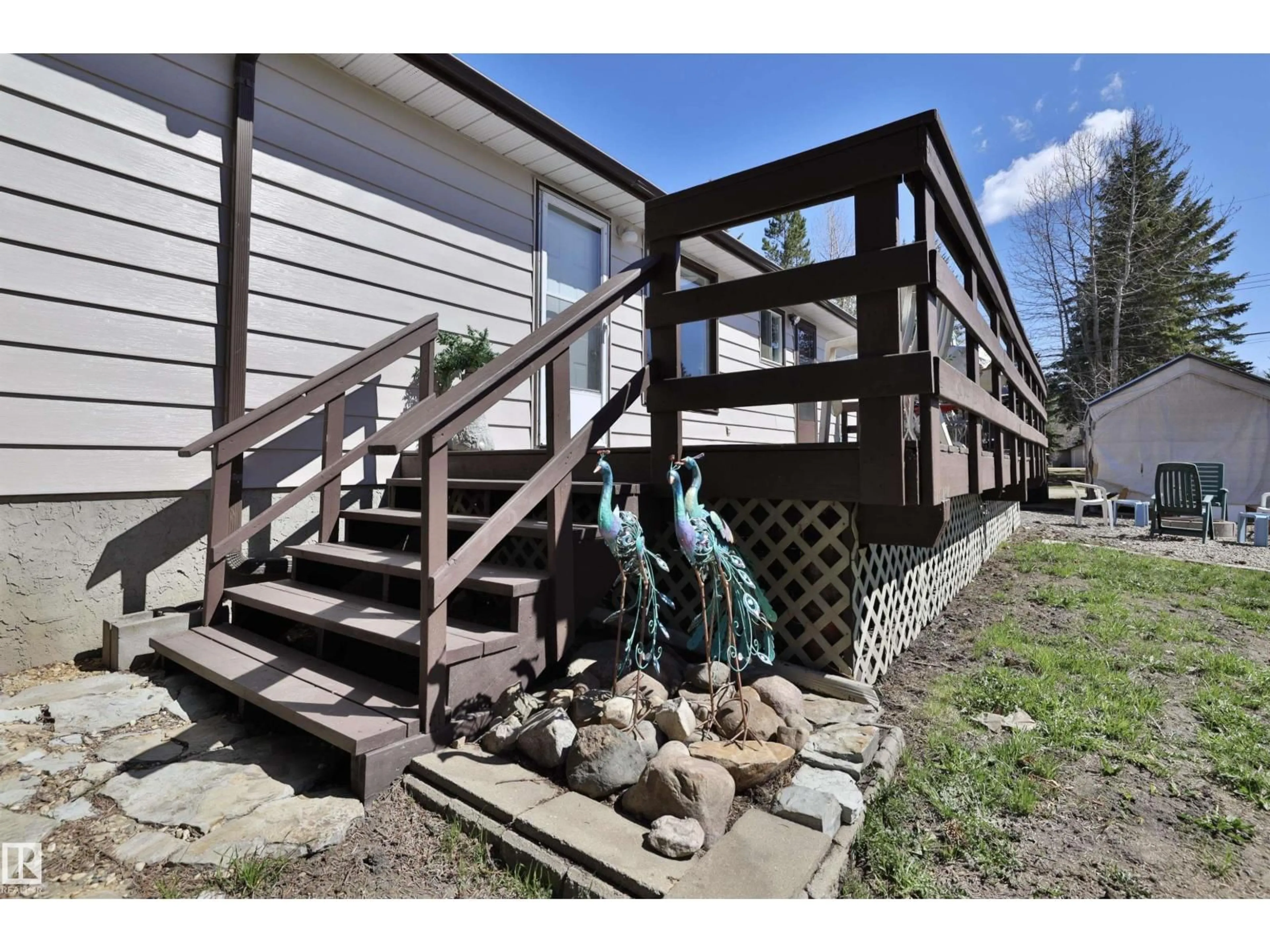 Patio, unknown for 6010 50 ST, Rural Wetaskiwin County Alberta T0C2C0