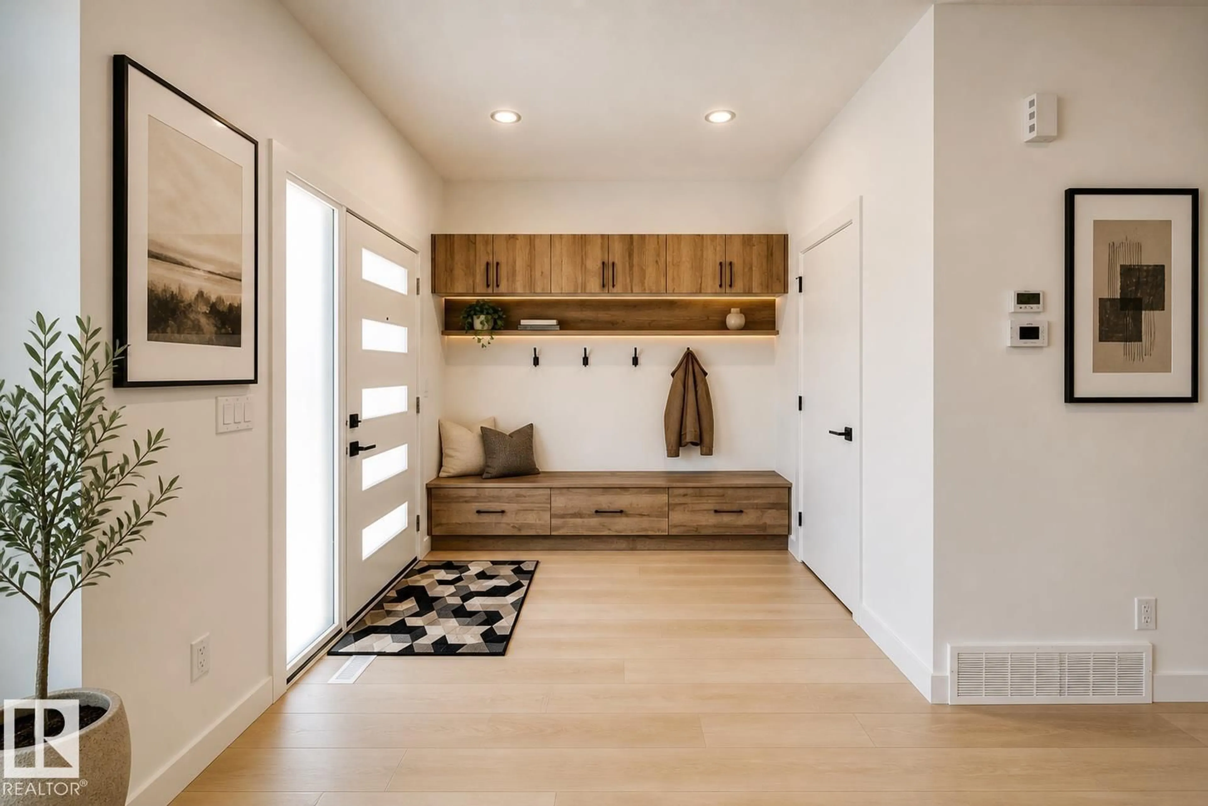 Indoor entryway for 86 BLACKBIRD BEND, Fort Saskatchewan Alberta T8L0G6