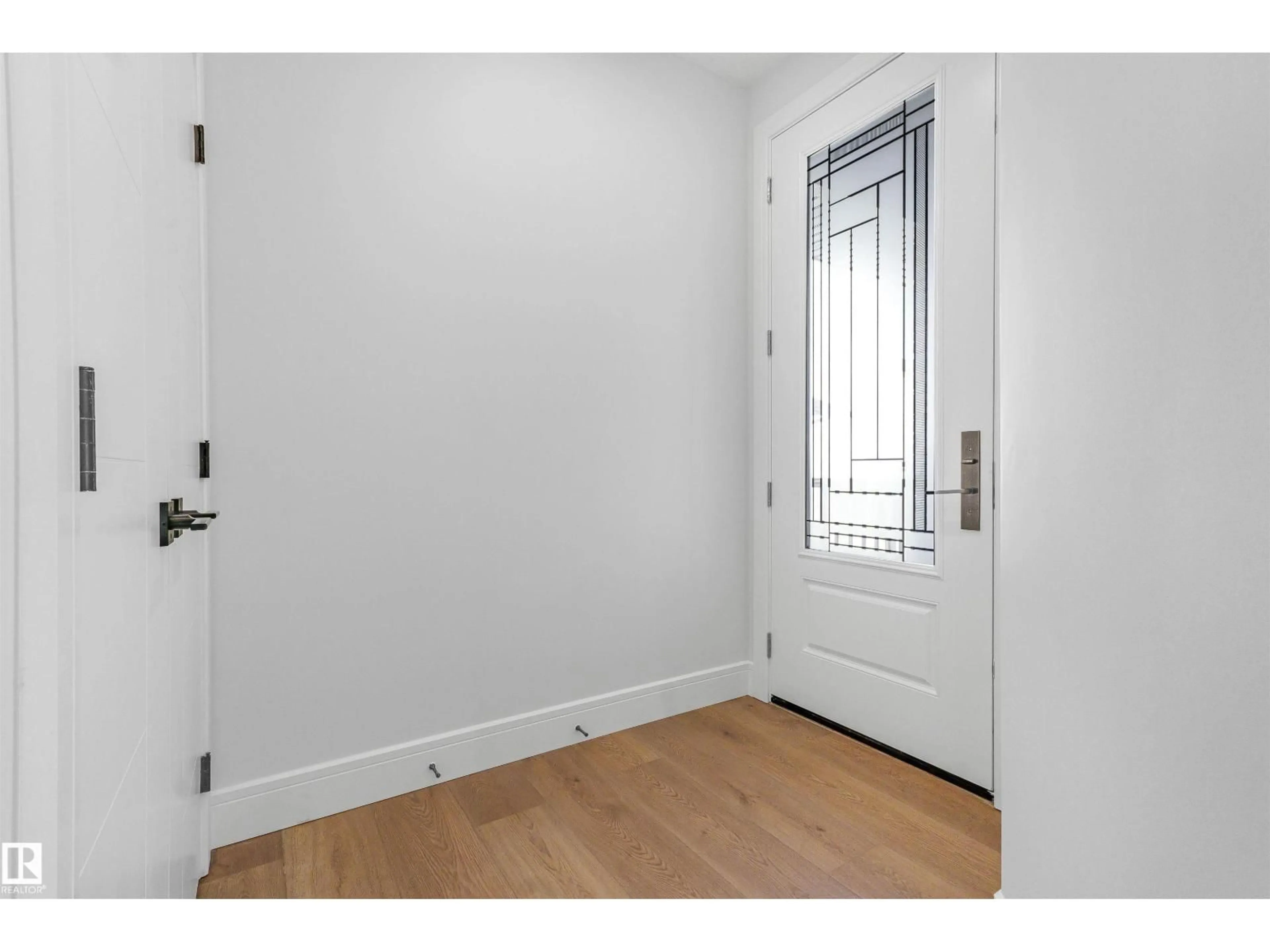 Indoor entryway for 1604 64 AVE NE, Rural Leduc County Alberta T4X2C1