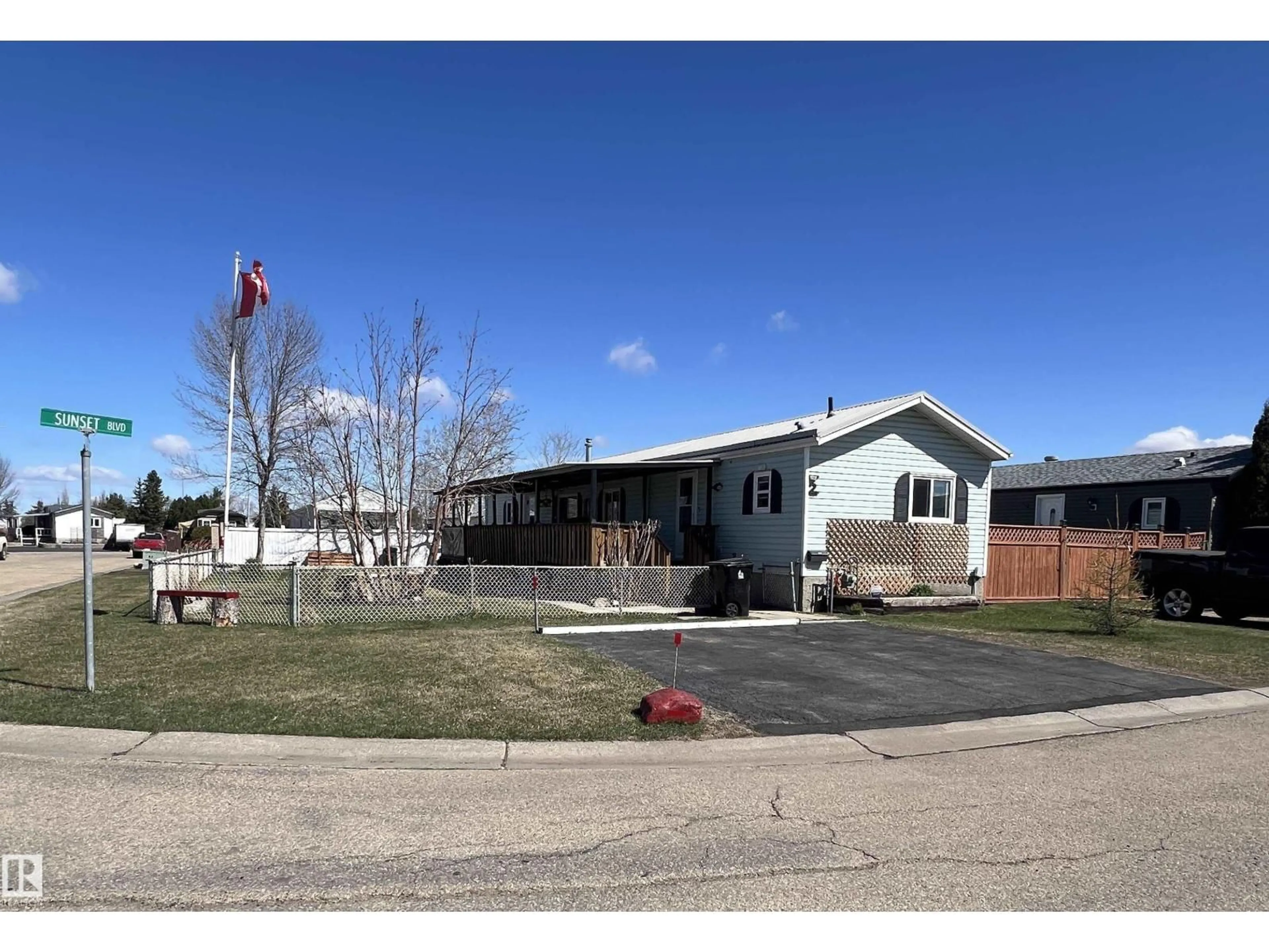 Home with vinyl exterior material, unknown for 2 SUNSET BV, Spruce Grove Alberta T7X3H9