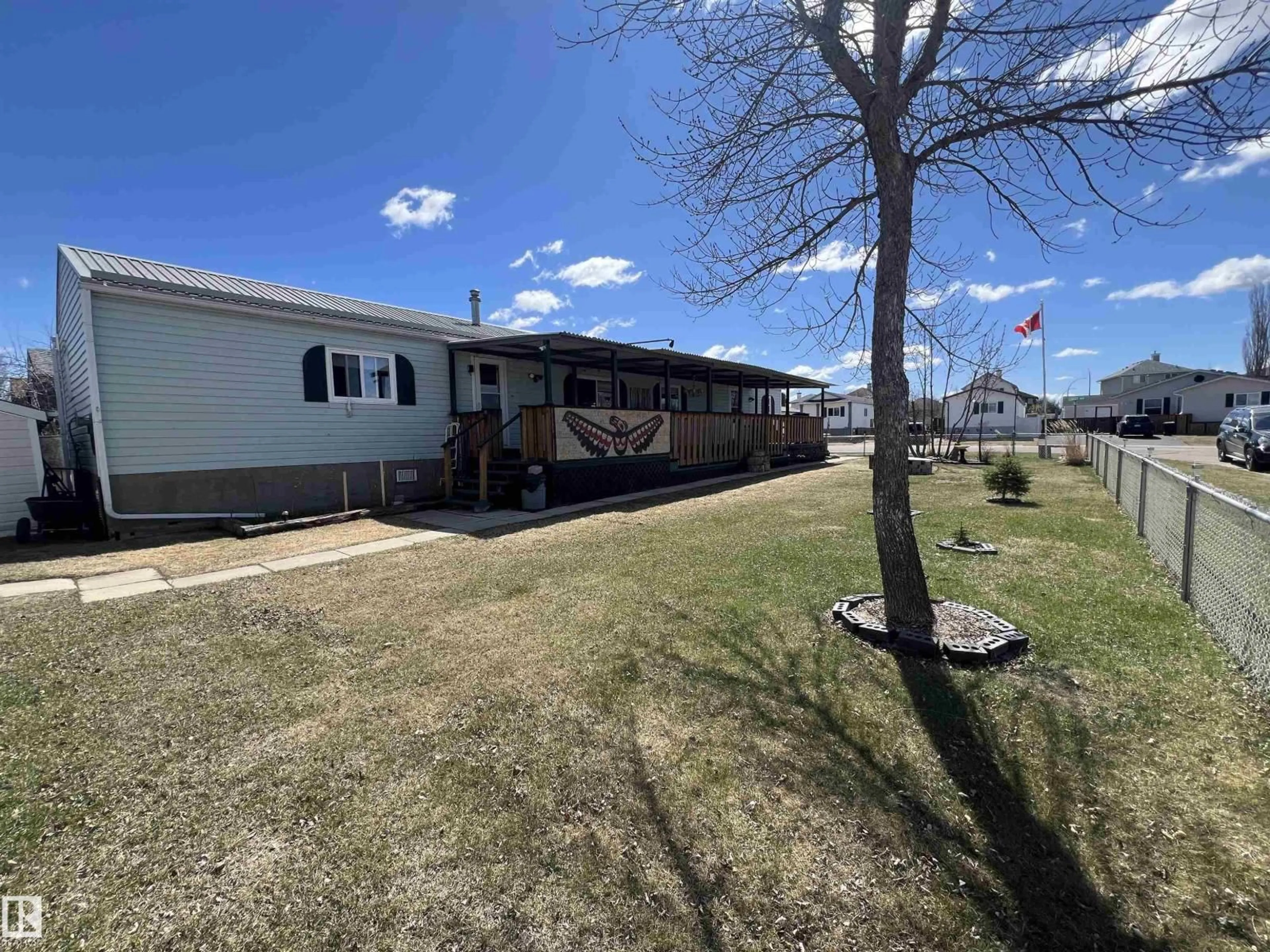 A pic from outside/outdoor area/front of a property/back of a property/a pic from drone, unknown for 2 SUNSET BV, Spruce Grove Alberta T7X3H9