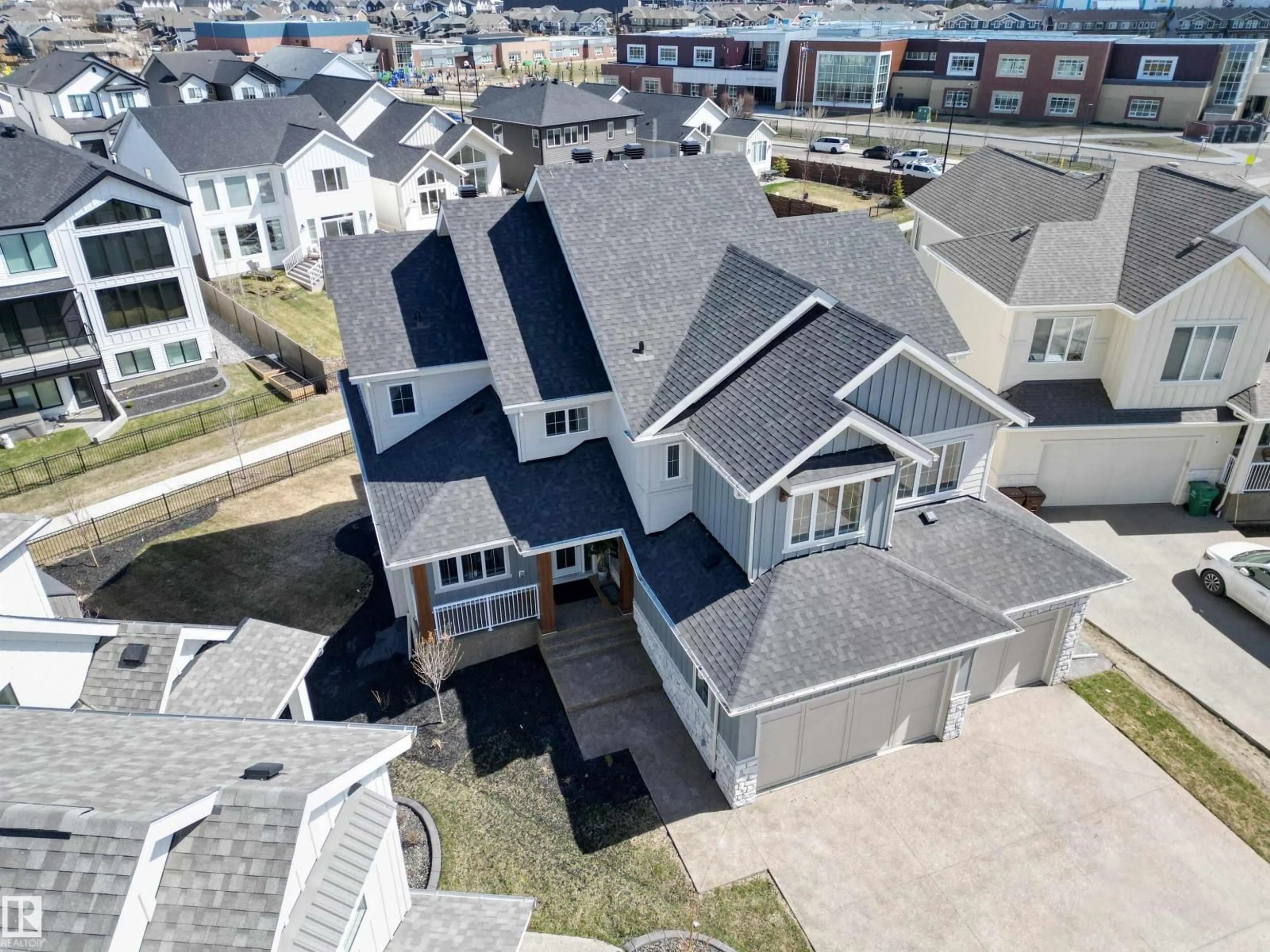 A pic from outside/outdoor area/front of a property/back of a property/a pic from drone, unknown for 8 JARDIN PL, St. Albert Alberta T8N8A2