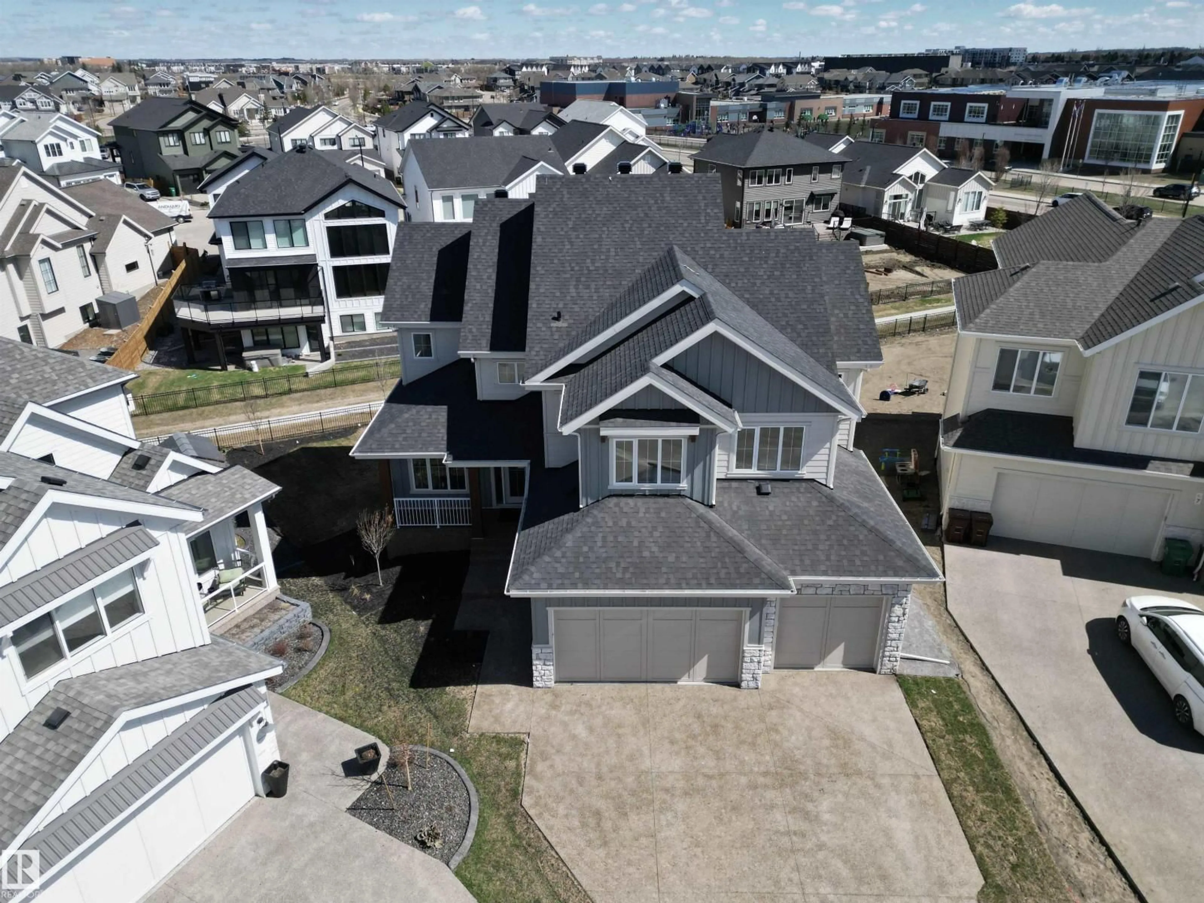 A pic from outside/outdoor area/front of a property/back of a property/a pic from drone, street for 8 JARDIN PL, St. Albert Alberta T8N8A2