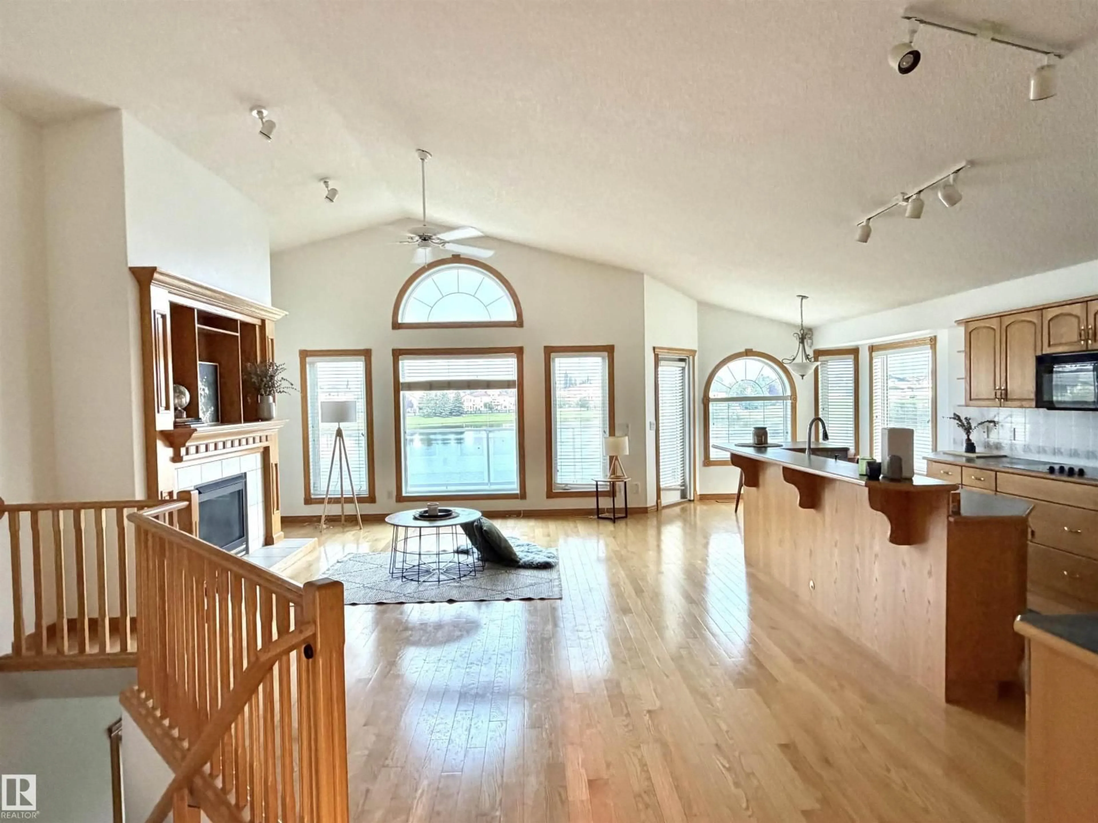 Indoor foyer for NW - 16203 89 ST, Edmonton Alberta T5Z3M3