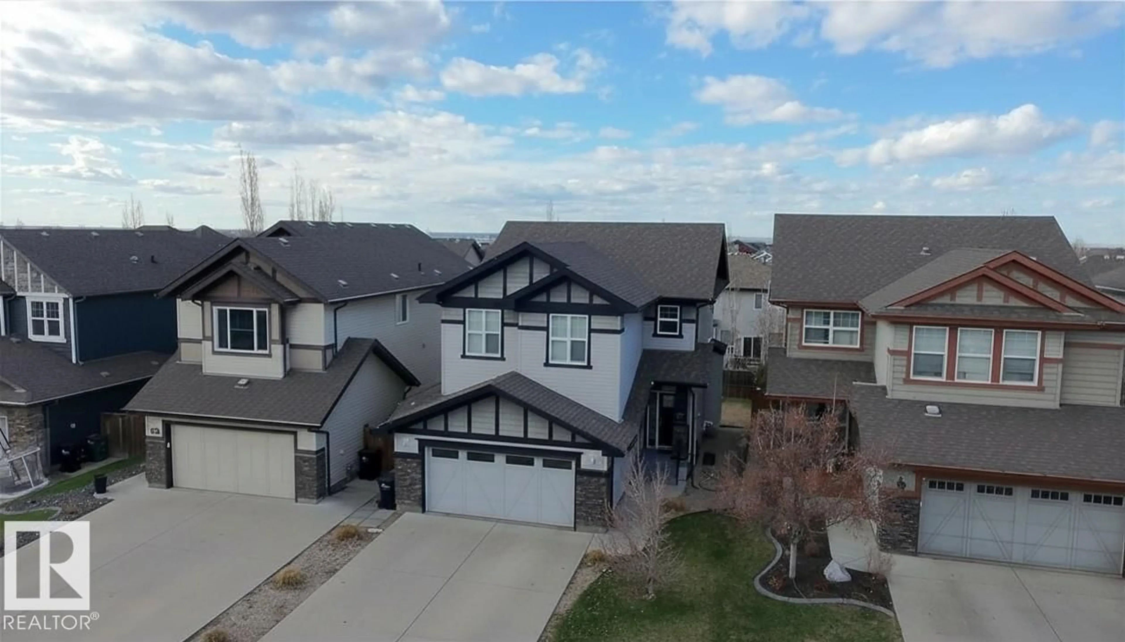 A pic from outside/outdoor area/front of a property/back of a property/a pic from drone, street for 37 CODETTE WY, Sherwood Park Alberta T8H0P3