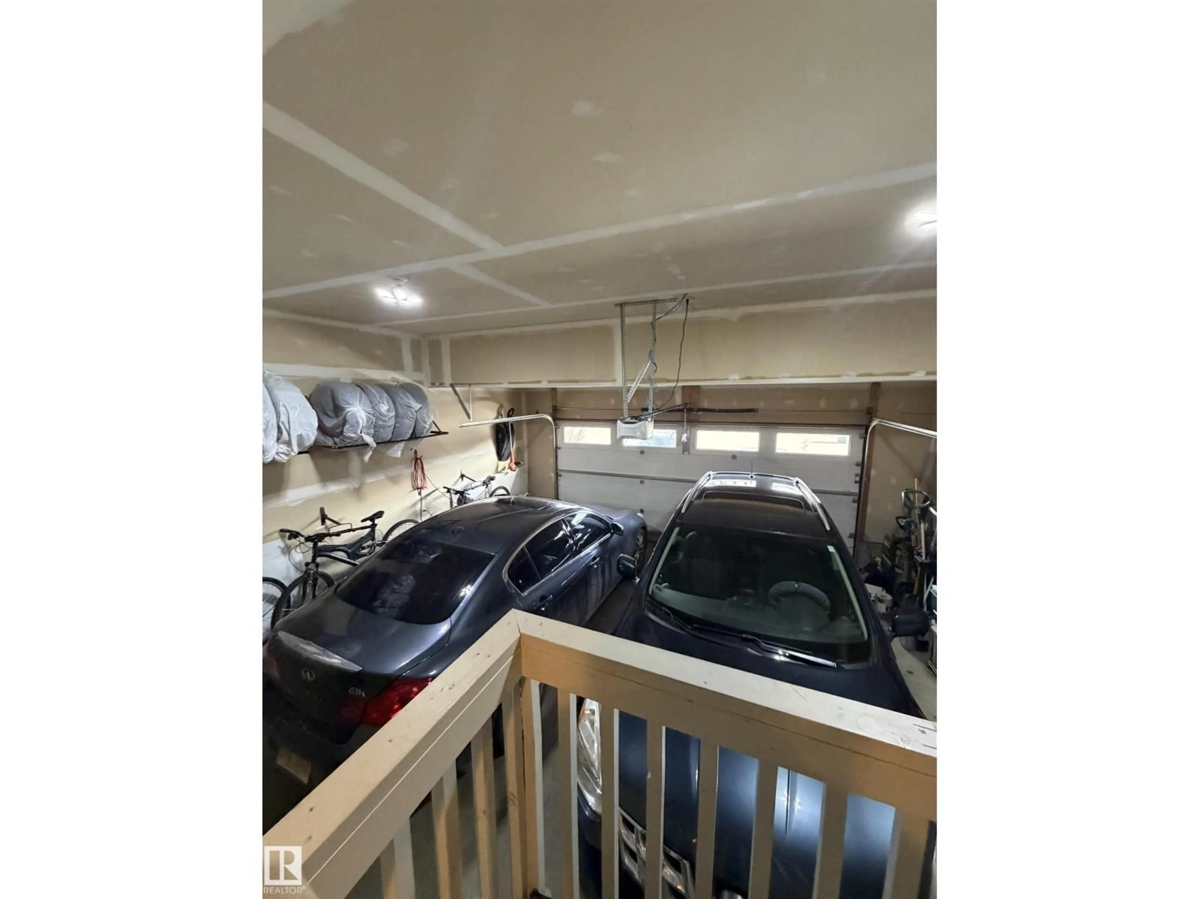 Kitchen with laundary machines, unknown for 37 CODETTE WY, Sherwood Park Alberta T8H0P3