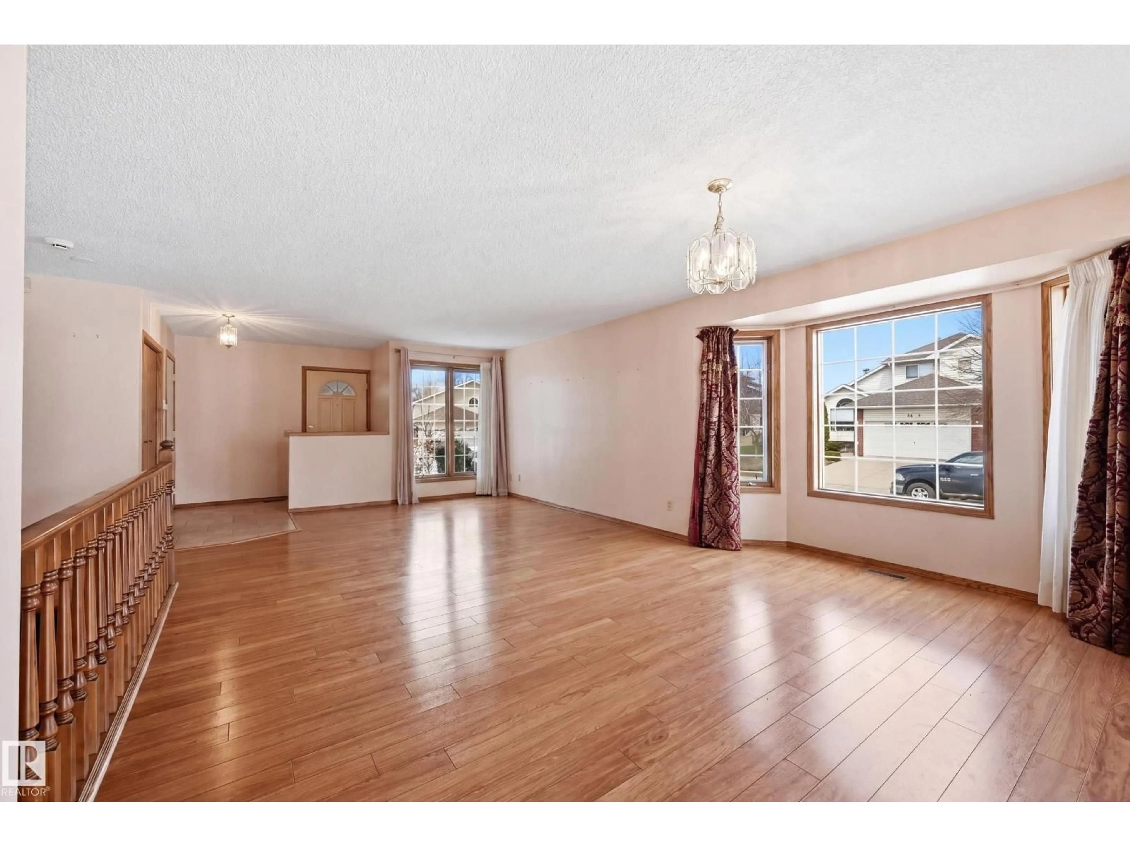 A pic of a room for 1242 JOYCE CR, Edmonton Alberta T6L6V3
