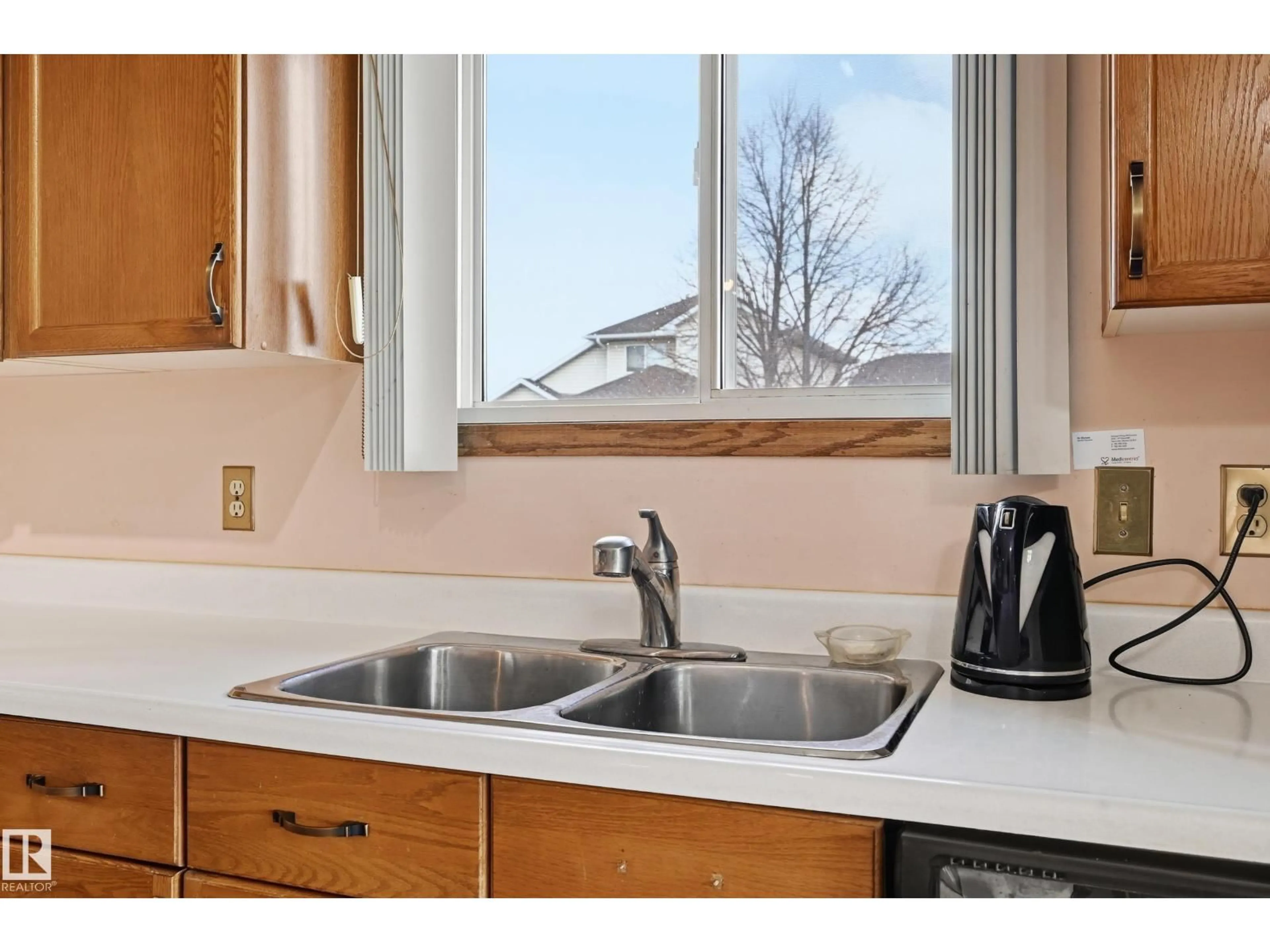 Standard kitchen, wood/laminate floor for 1242 JOYCE CR, Edmonton Alberta T6L6V3