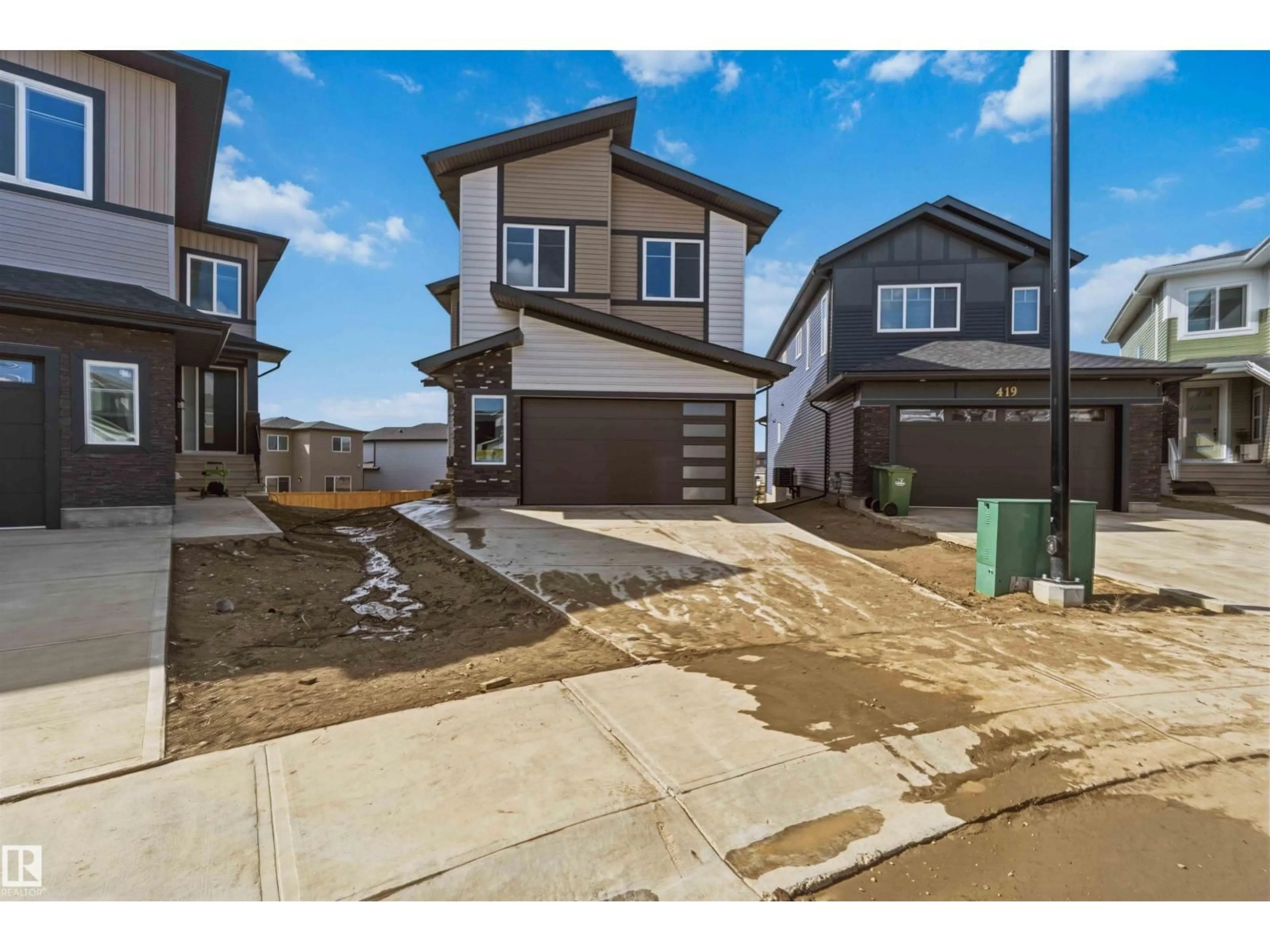 A pic from outside/outdoor area/front of a property/back of a property/a pic from drone, street for 417 PINE PT, Leduc Alberta T9E1S7