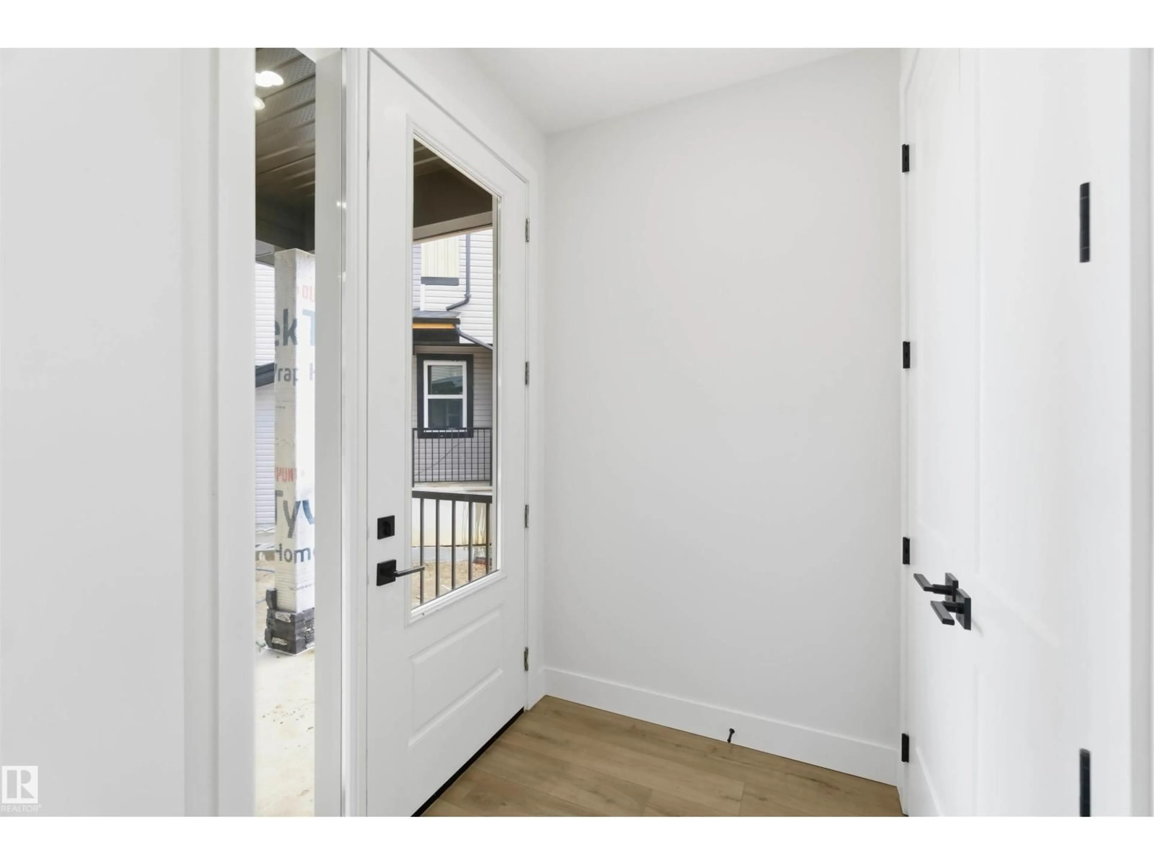 Indoor entryway for 417 PINE PT, Leduc Alberta T9E1S7