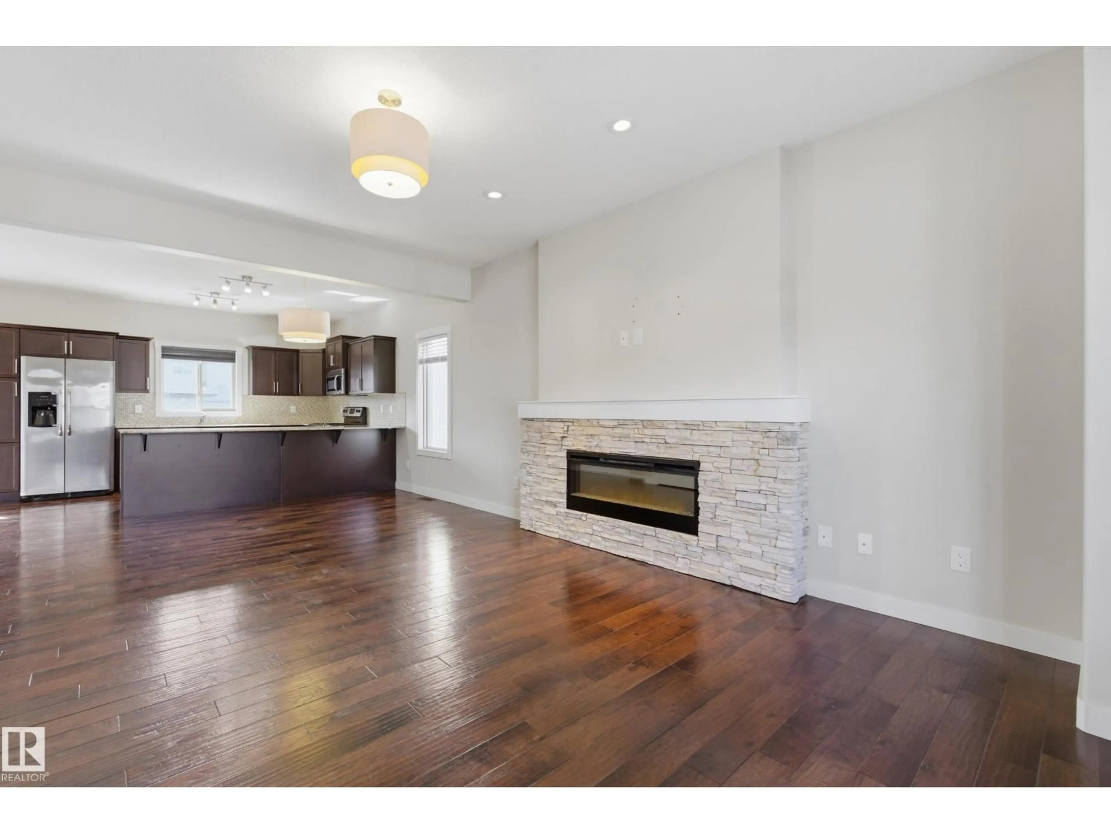 Open concept kitchen, unknown for 39 GREENBURY BV, Spruce Grove Alberta T7X0A7