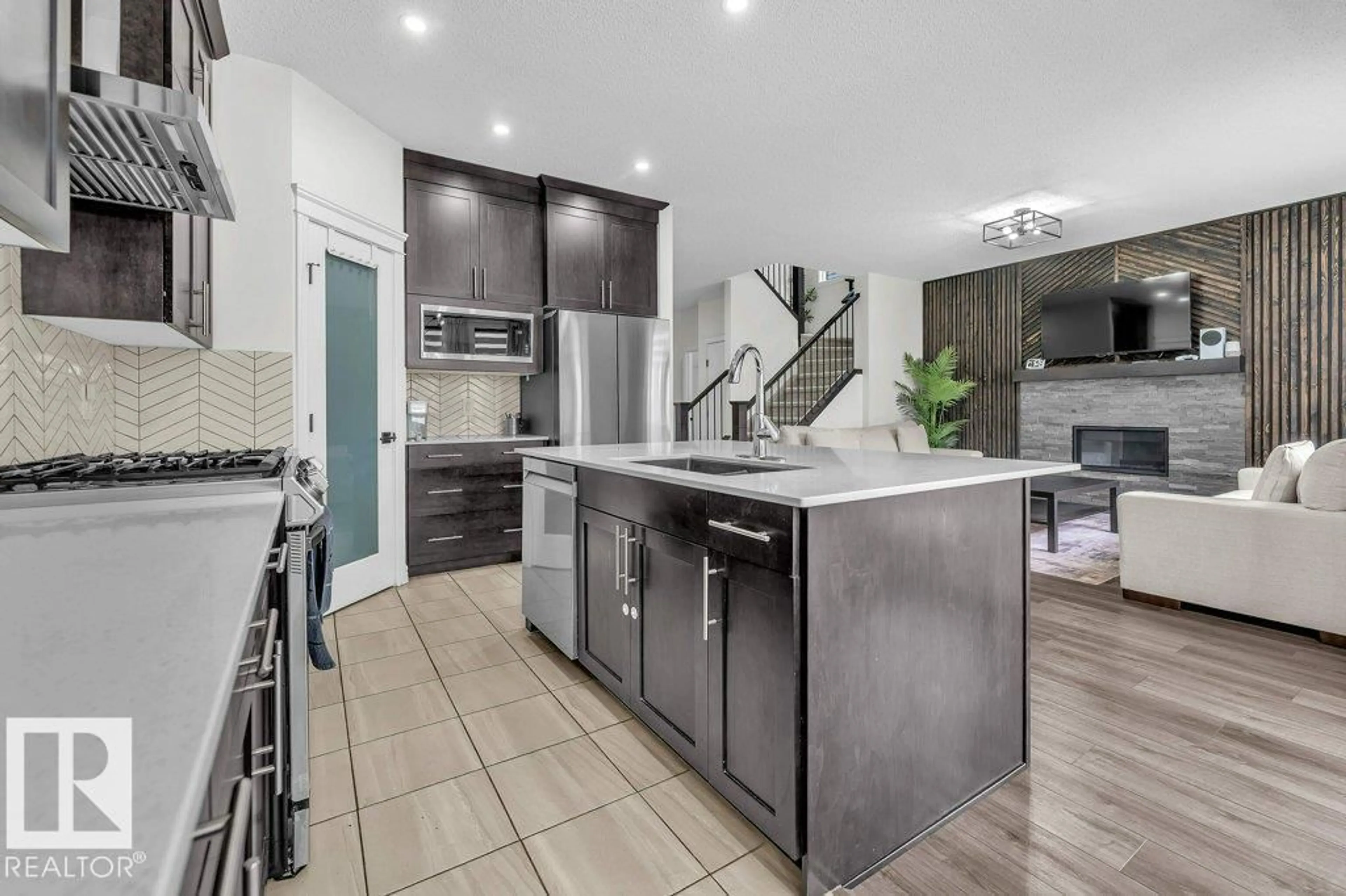 Contemporary kitchen, ceramic/tile floor for 2107 14 AV, Edmonton Alberta T6T2R6