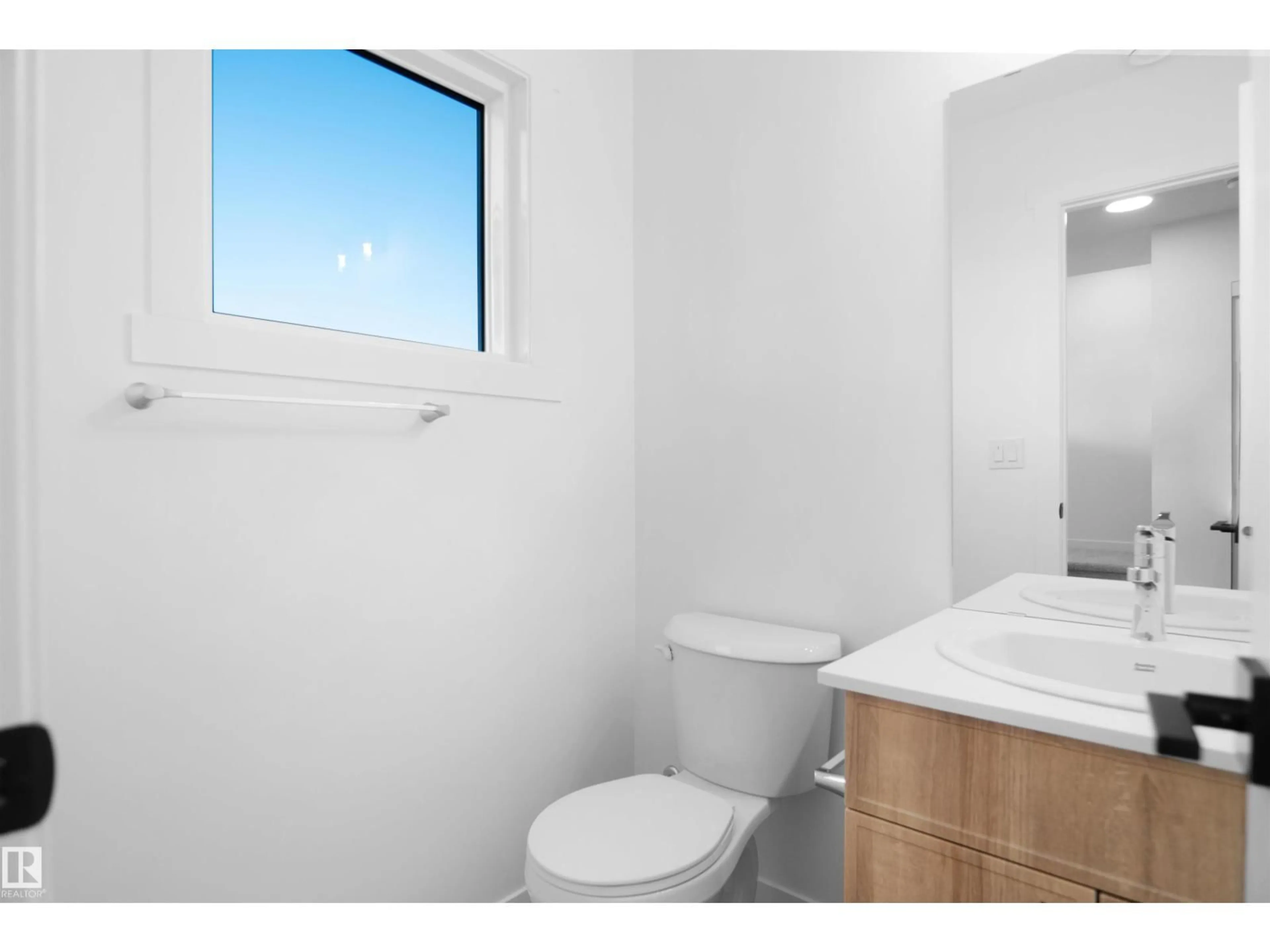Standard bathroom, unknown for 9 EDGEWATER CL, Spruce Grove Alberta T7X3C7