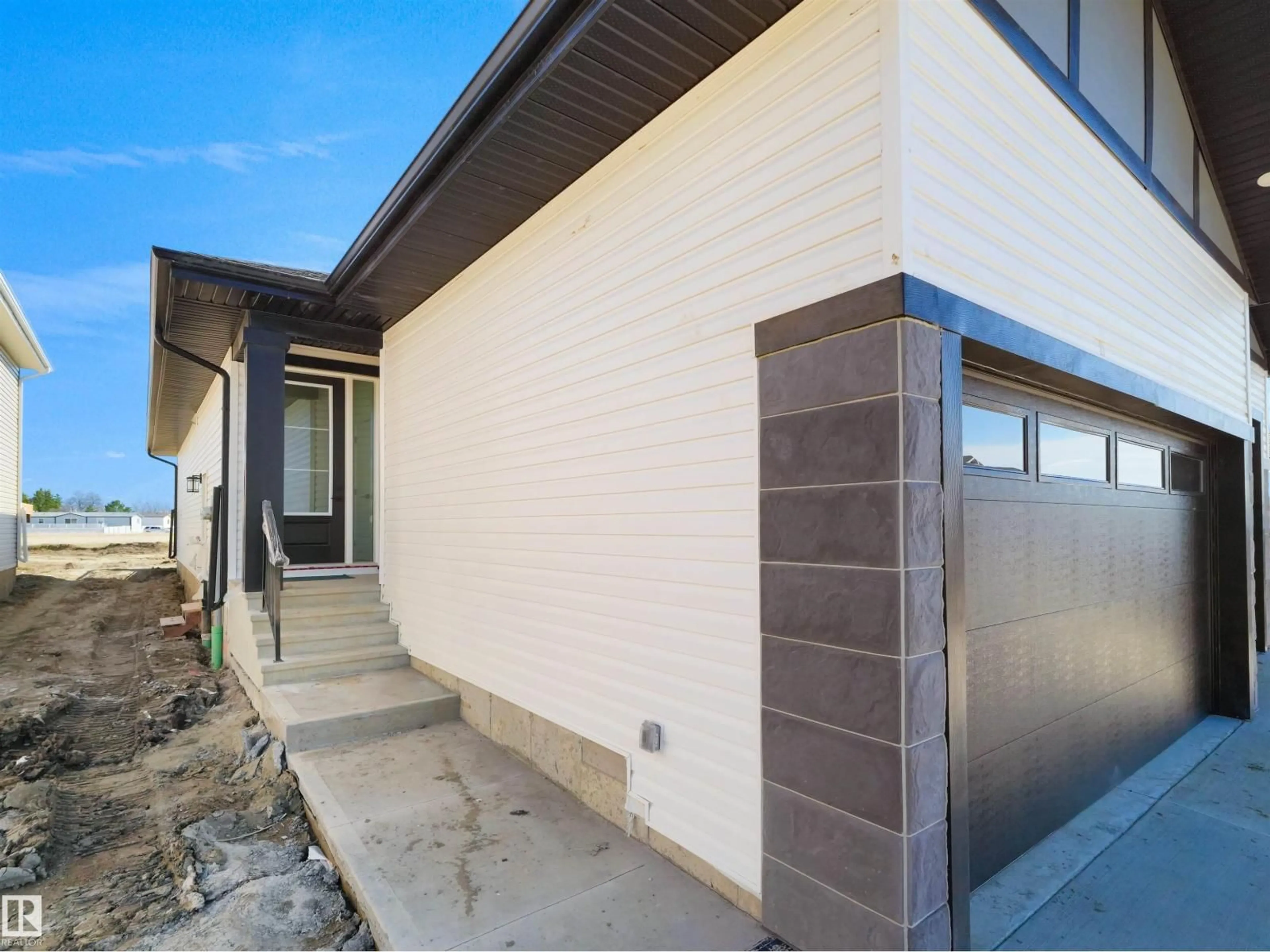 Unknown for 5225 47 AVE, Calmar Alberta T0C0V0
