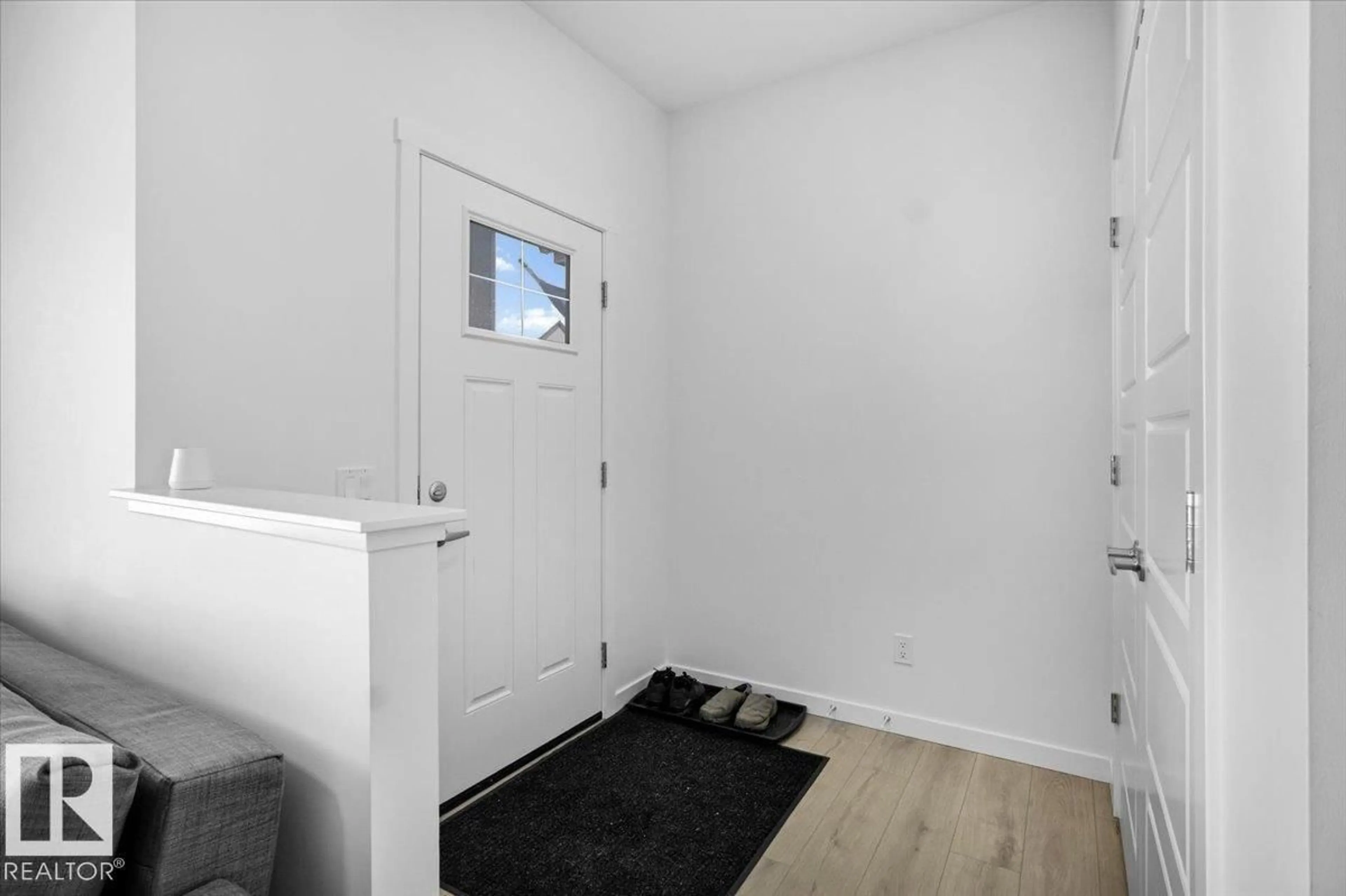 Indoor entryway for NW - 3323 ERLANGER BN, Edmonton Alberta T6M3A6