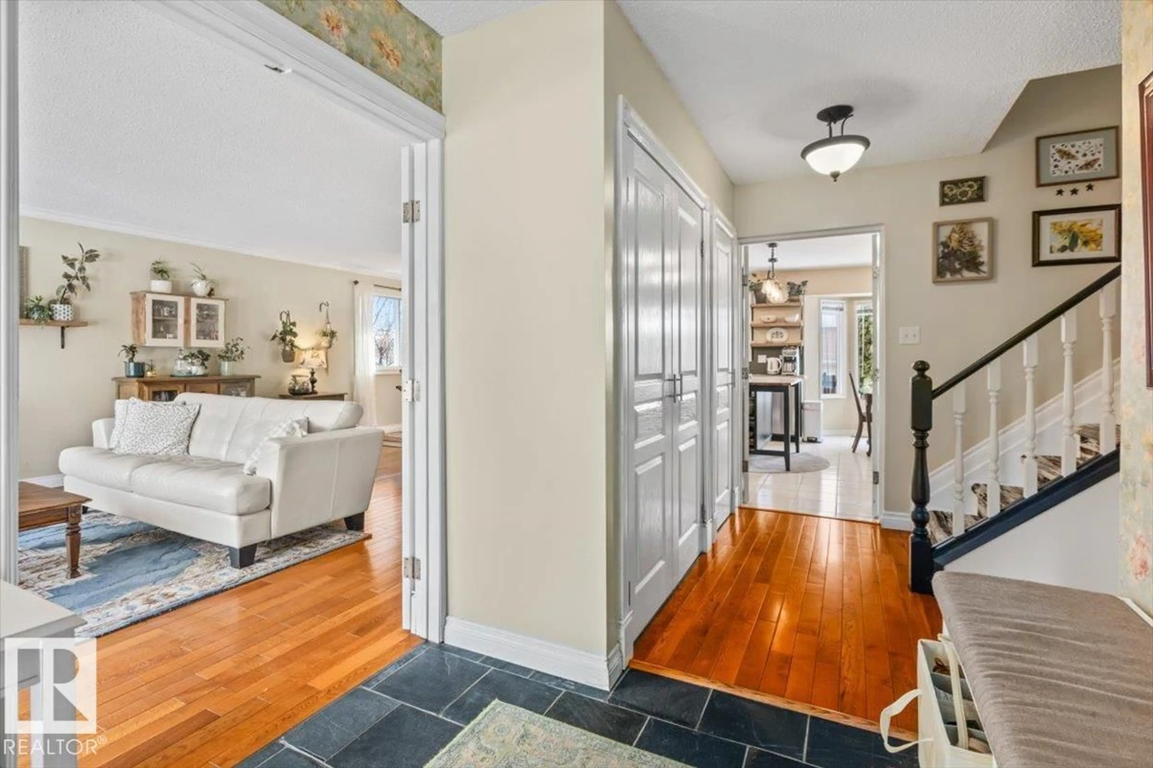 Indoor entryway for 2446 78 ST, Edmonton Alberta T6K3W4