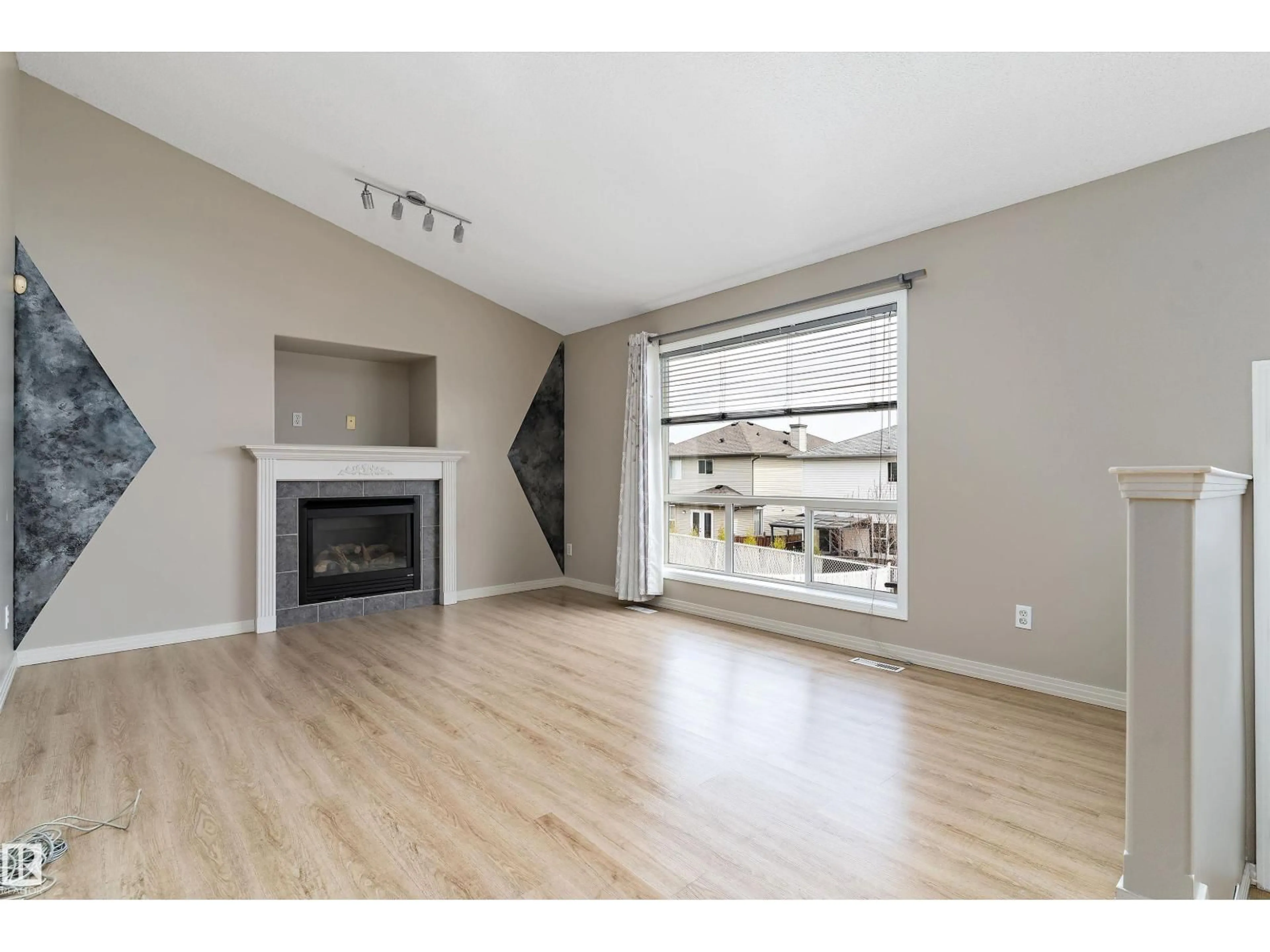 A pic of a room for 15109 MILLER BV, Edmonton Alberta T5Y3A1