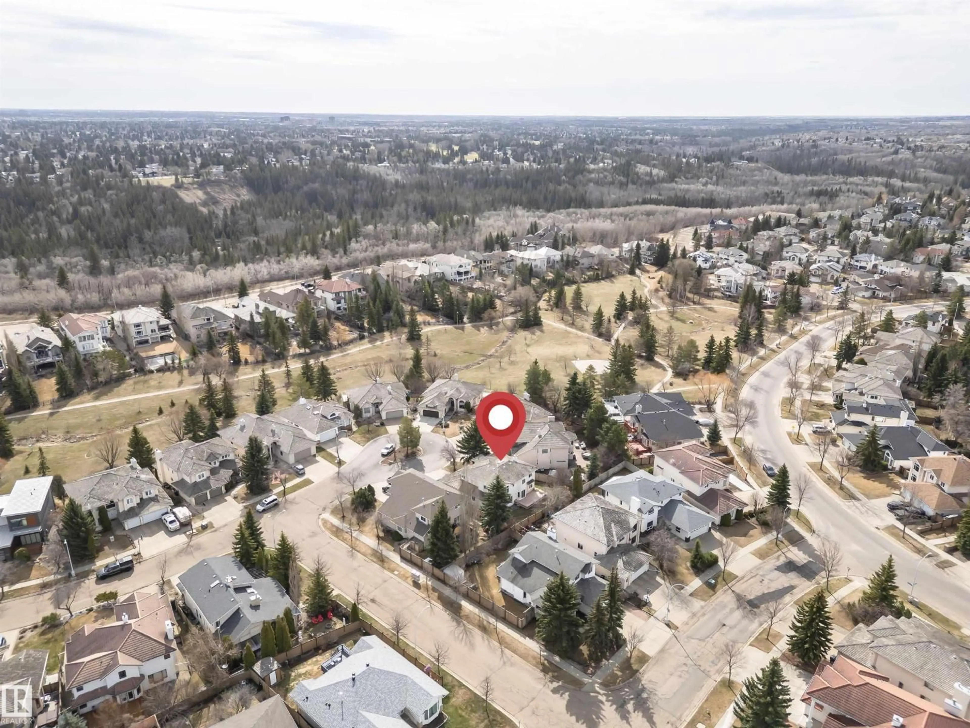 A pic from outside/outdoor area/front of a property/back of a property/a pic from drone, unknown for 607 BUTTERWORTH WD, Edmonton Alberta T6R2G8
