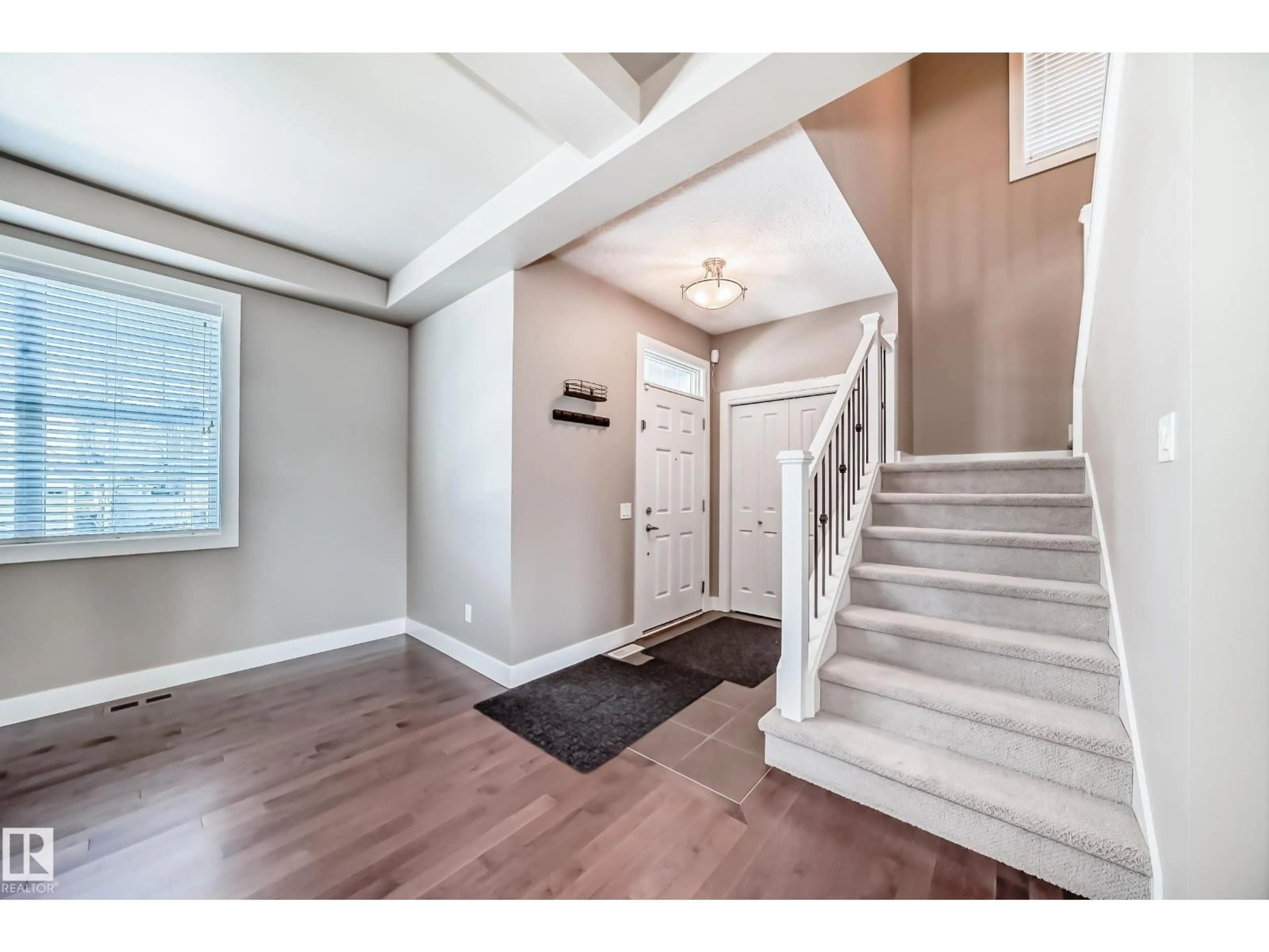 Indoor entryway for 7293 MORGAN RD, Edmonton Alberta T5V6V5