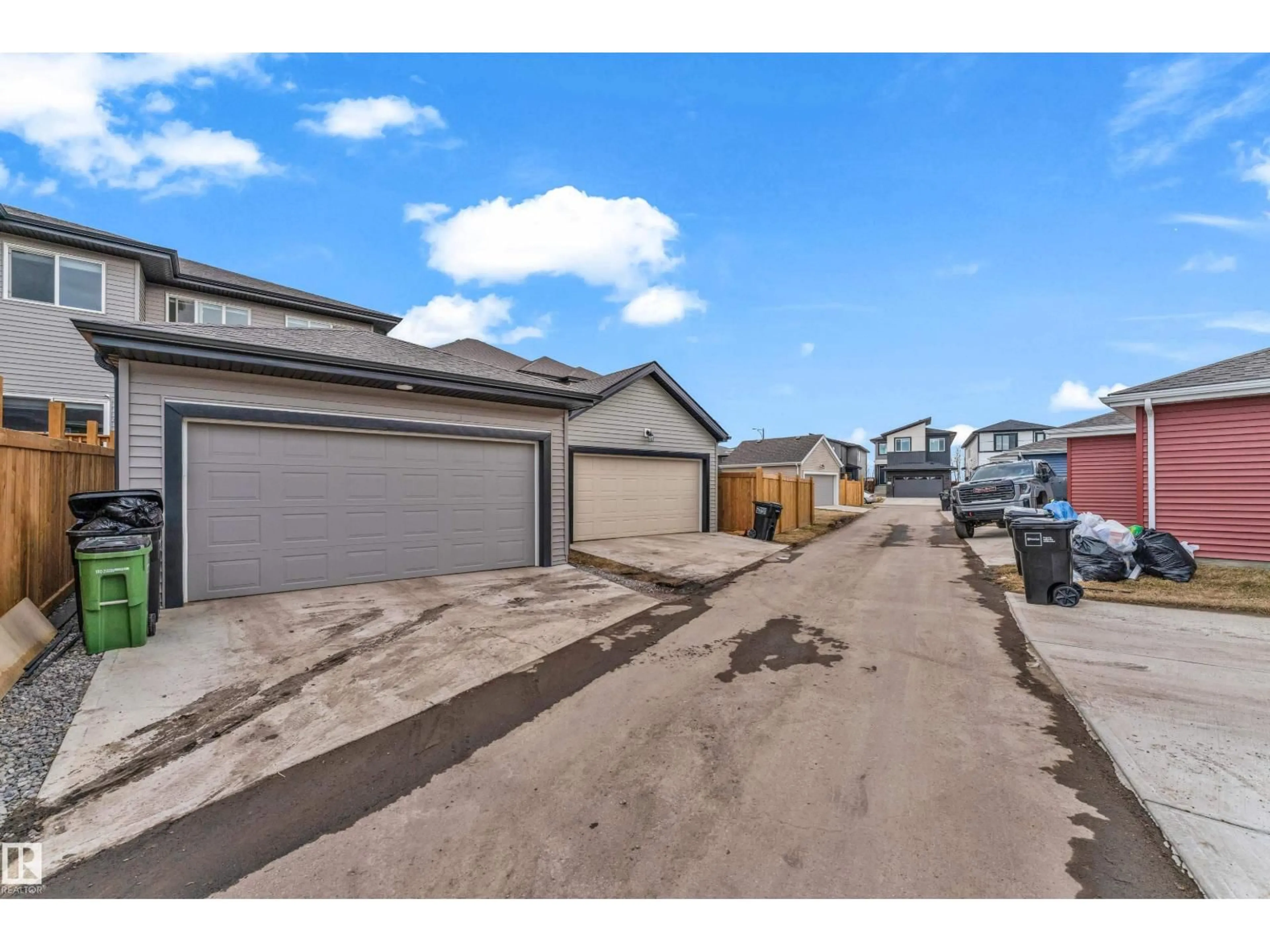 A pic from outside/outdoor area/front of a property/back of a property/a pic from drone, street for 3016 4 ST, Edmonton Alberta T6T2S9