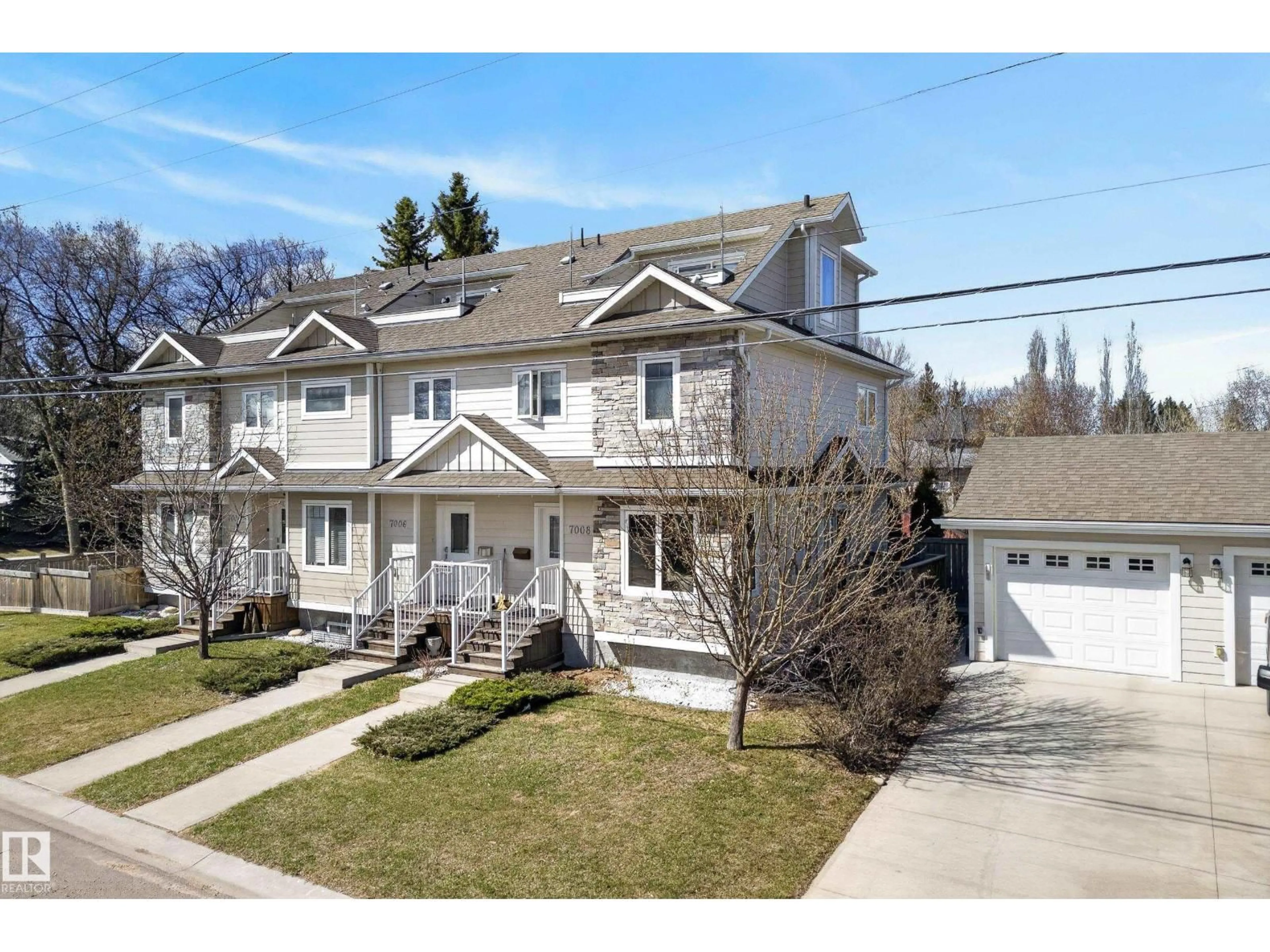 A pic from outside/outdoor area/front of a property/back of a property/a pic from drone, street for NW - 7008 97 ST, Edmonton Alberta T6E3K1
