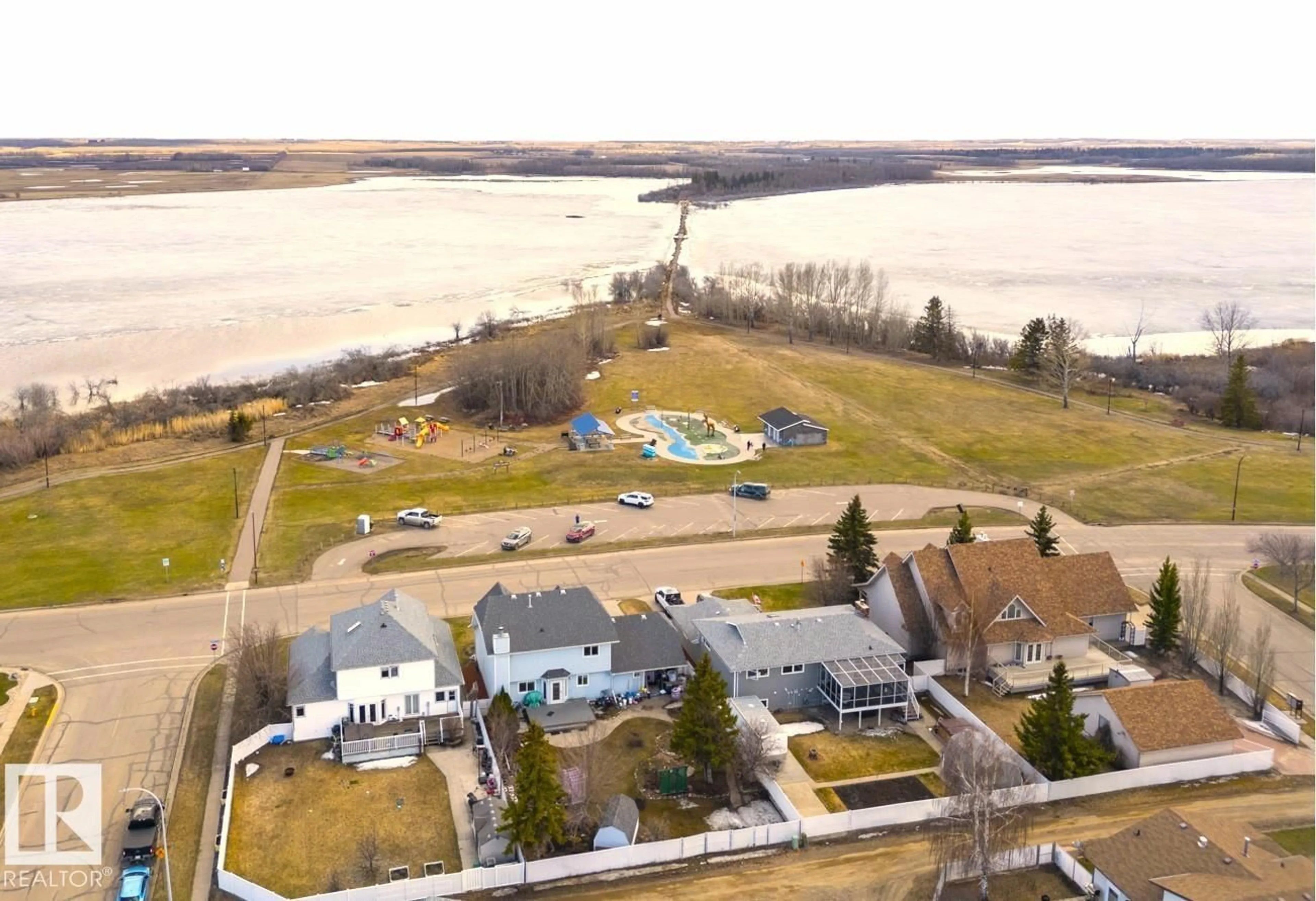 A pic from outside/outdoor area/front of a property/back of a property/a pic from drone, water/lake/river/ocean view for 4003 LAKESHORE DR, Bonnyville Town Alberta T9N1V7