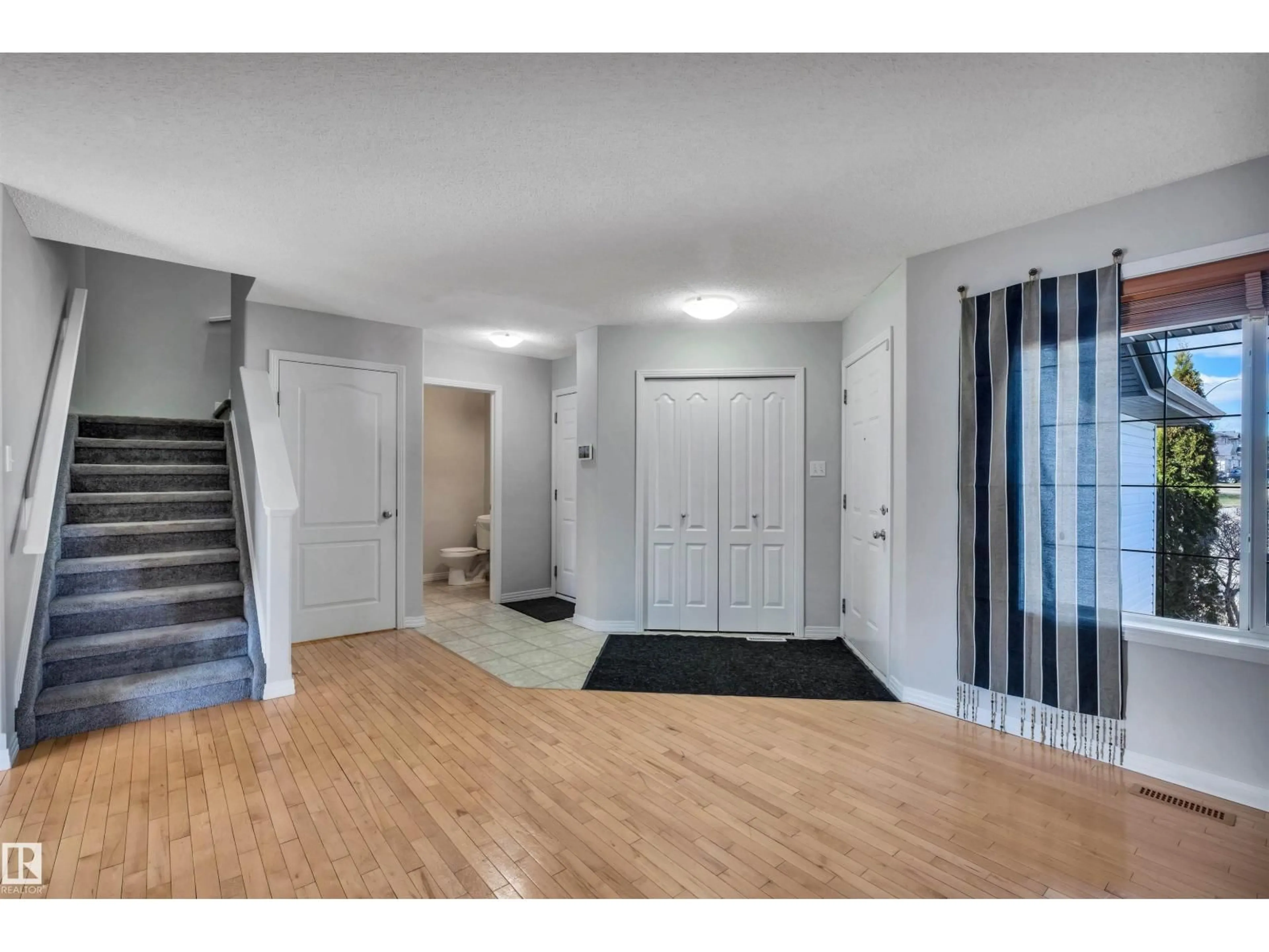 Indoor entryway for 4316 151 AV, Edmonton Alberta T5Y3A9