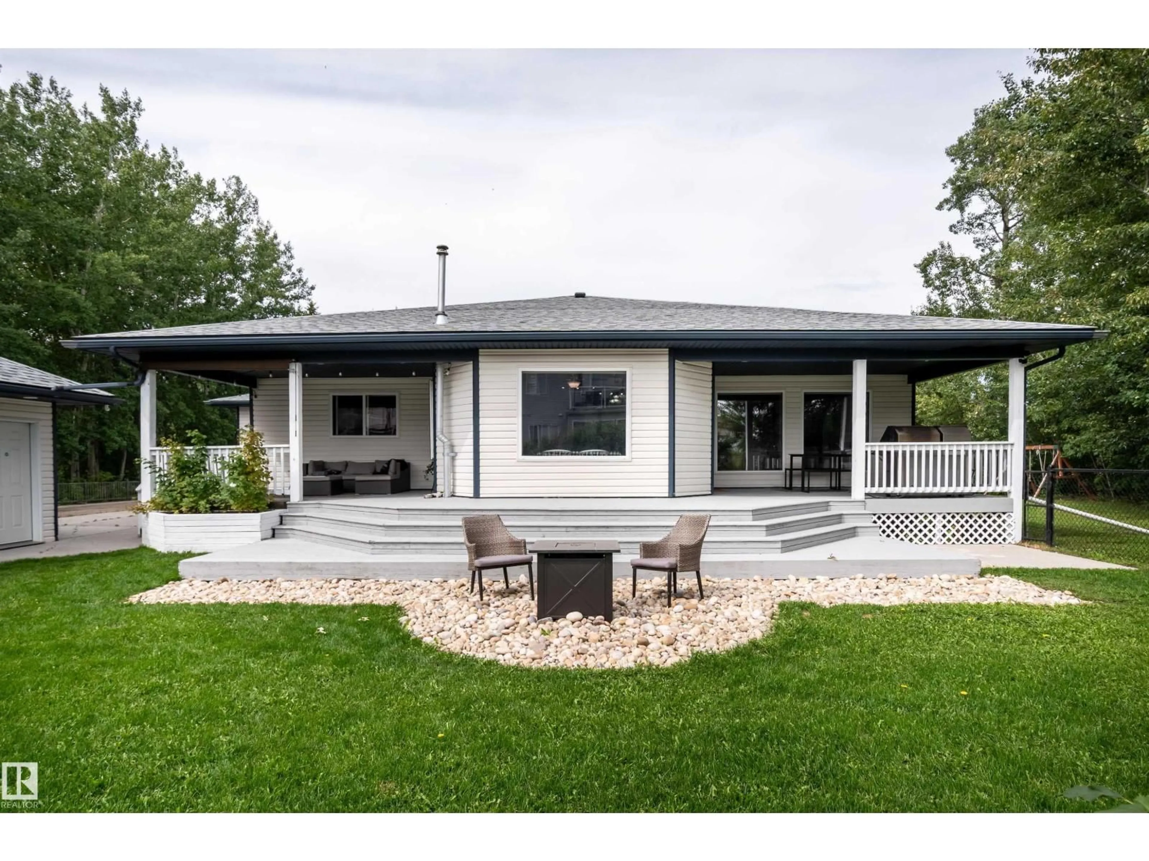 Home with vinyl exterior material, unknown for 21 POWER DR, Rural Lac Ste. Anne County Alberta T0E0A0