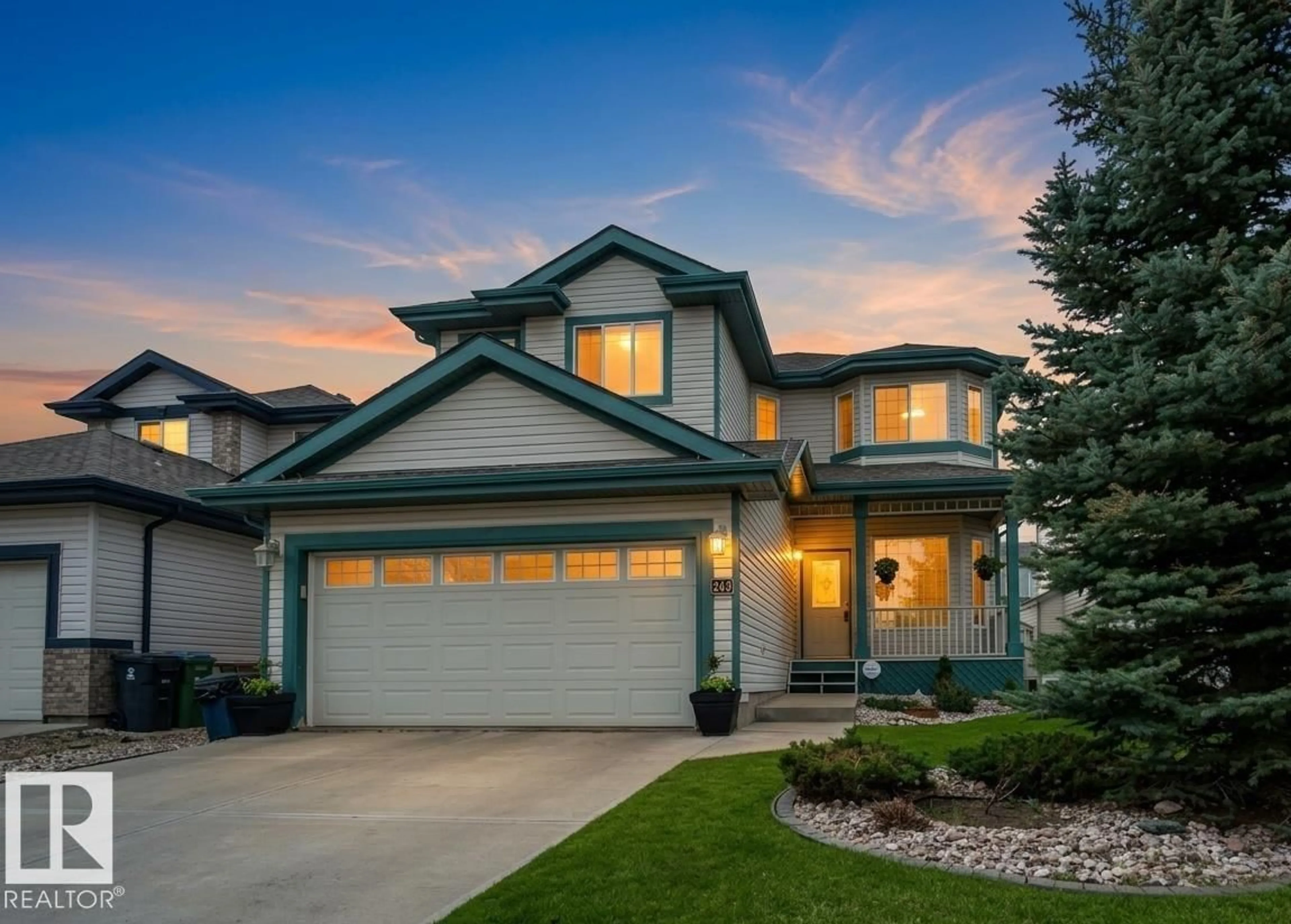 Home with vinyl exterior material, street for 243 HILLIARD GREEN GR NW, Edmonton Alberta T6R3G5