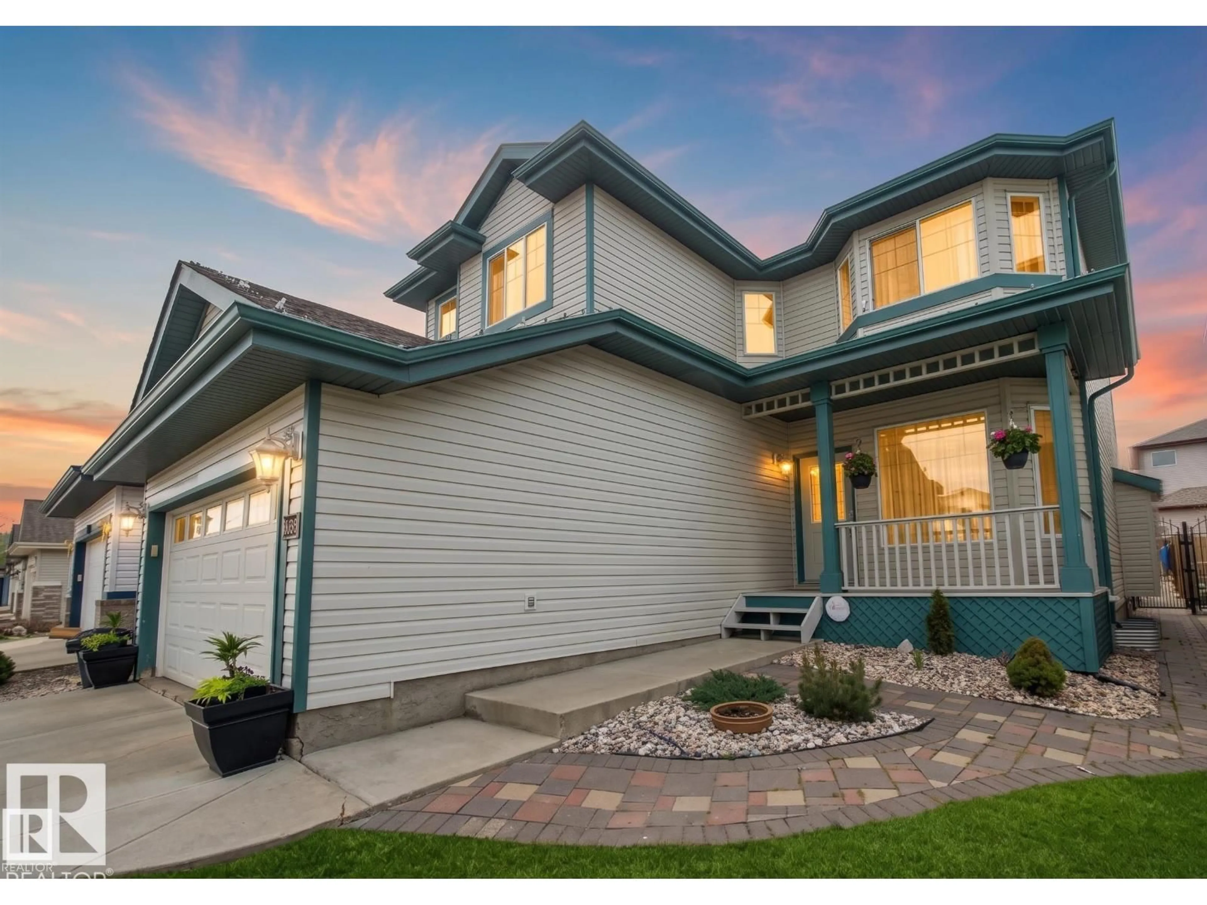 Home with vinyl exterior material, street for 243 HILLIARD GREEN GR NW, Edmonton Alberta T6R3G5