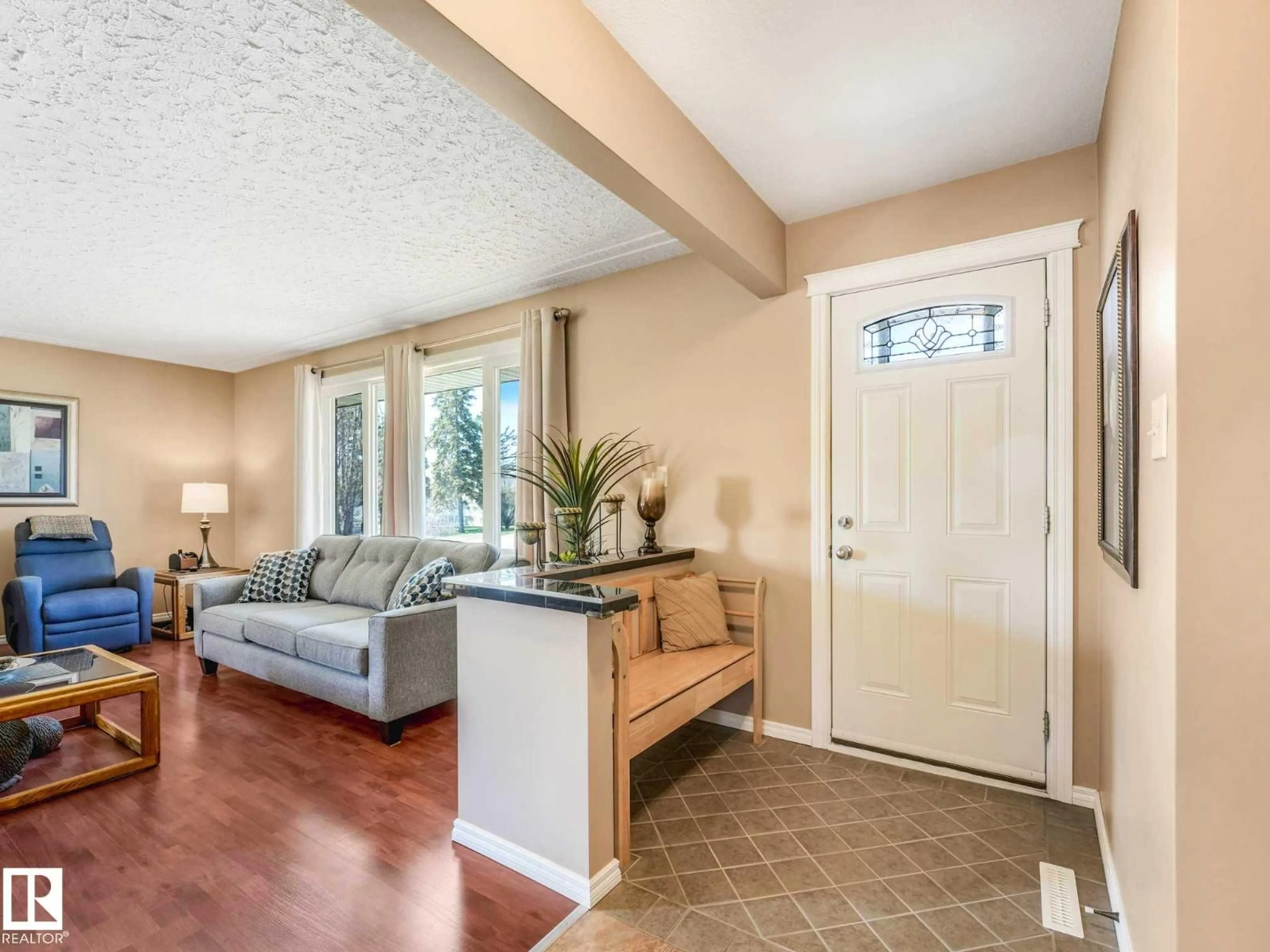 Indoor entryway for 12715 95 ST, Edmonton Alberta T5E3X8