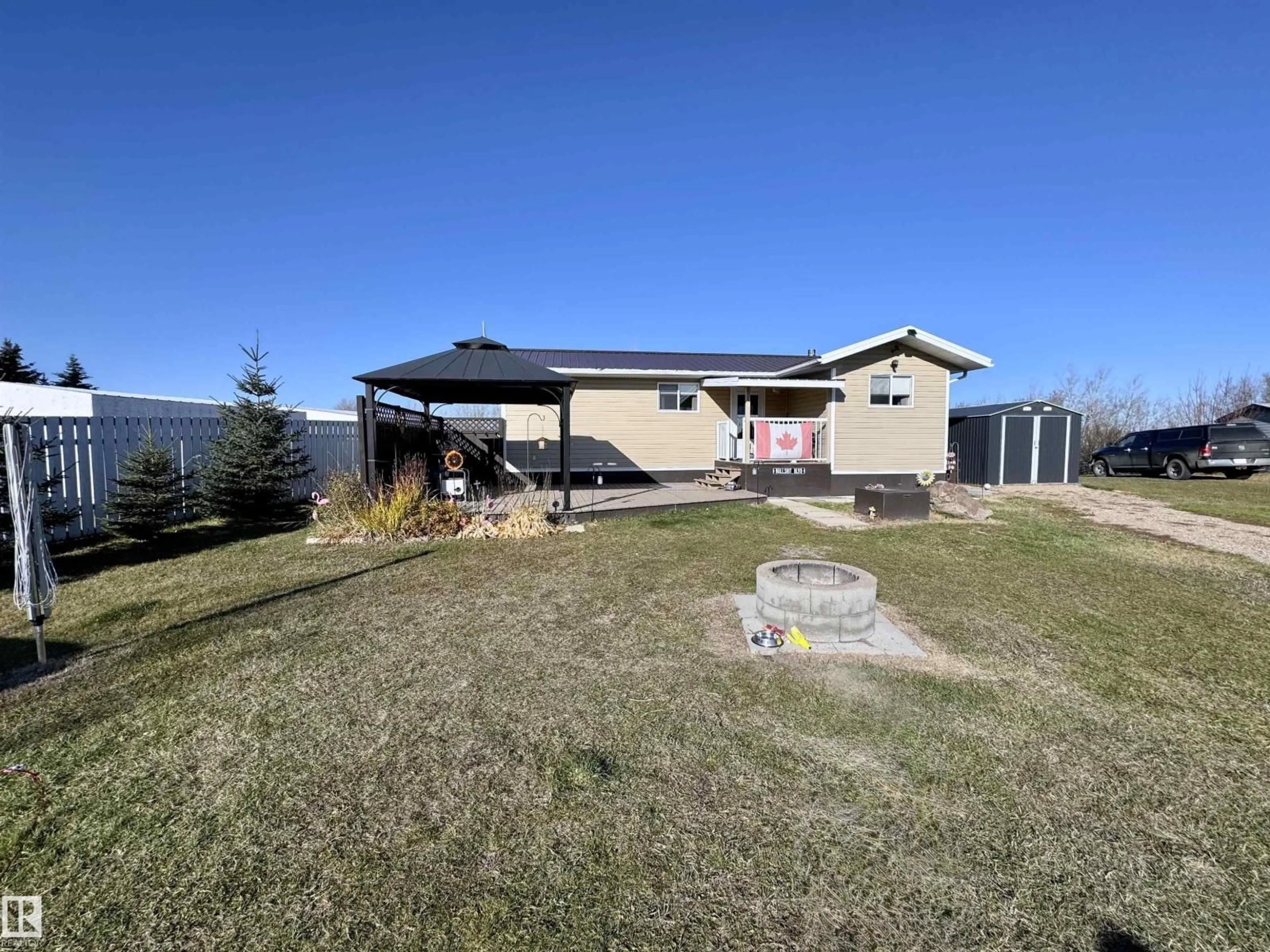 A pic from outside/outdoor area/front of a property/back of a property/a pic from drone, unknown for 57201 - 270 RR 102, Rural St. Paul County Alberta T0A3A0