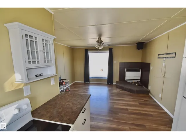 57201 - 270 RR 102, Rural St. Paul County 3