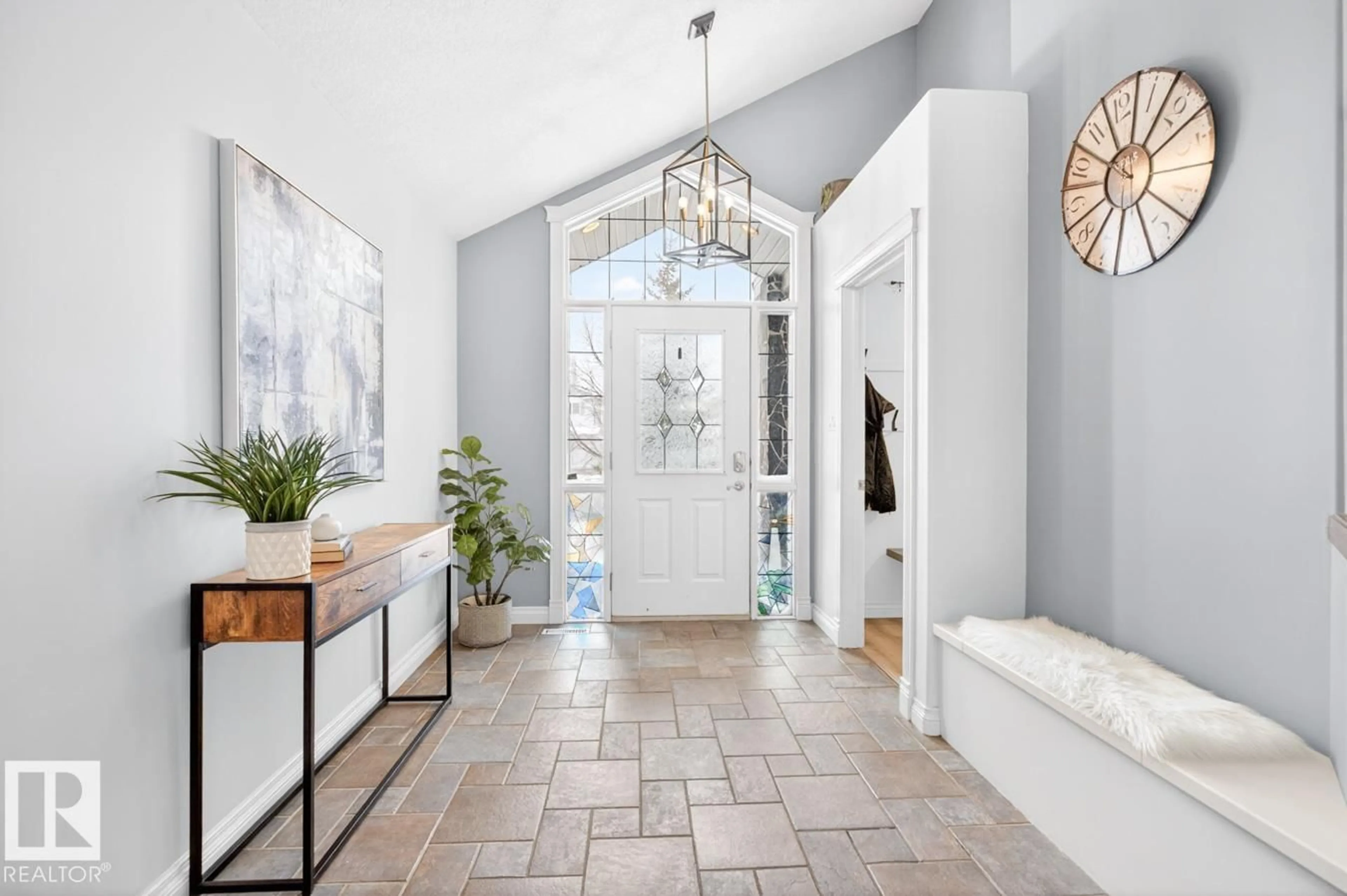 Indoor entryway for 22 ORCHID CR, Sherwood Park Alberta T8H2E1