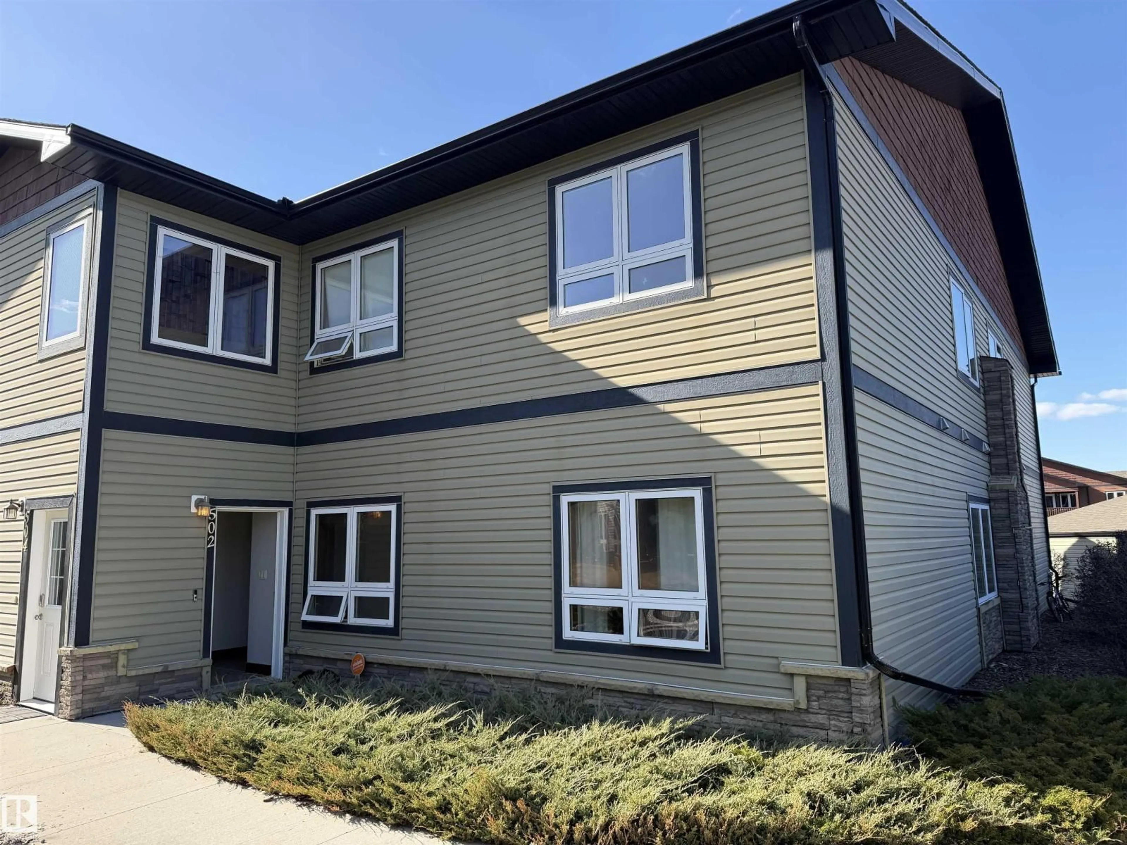 Home with vinyl exterior material, building for 502 GRAYBRIAR GR, Stony Plain Alberta T7Z0G1