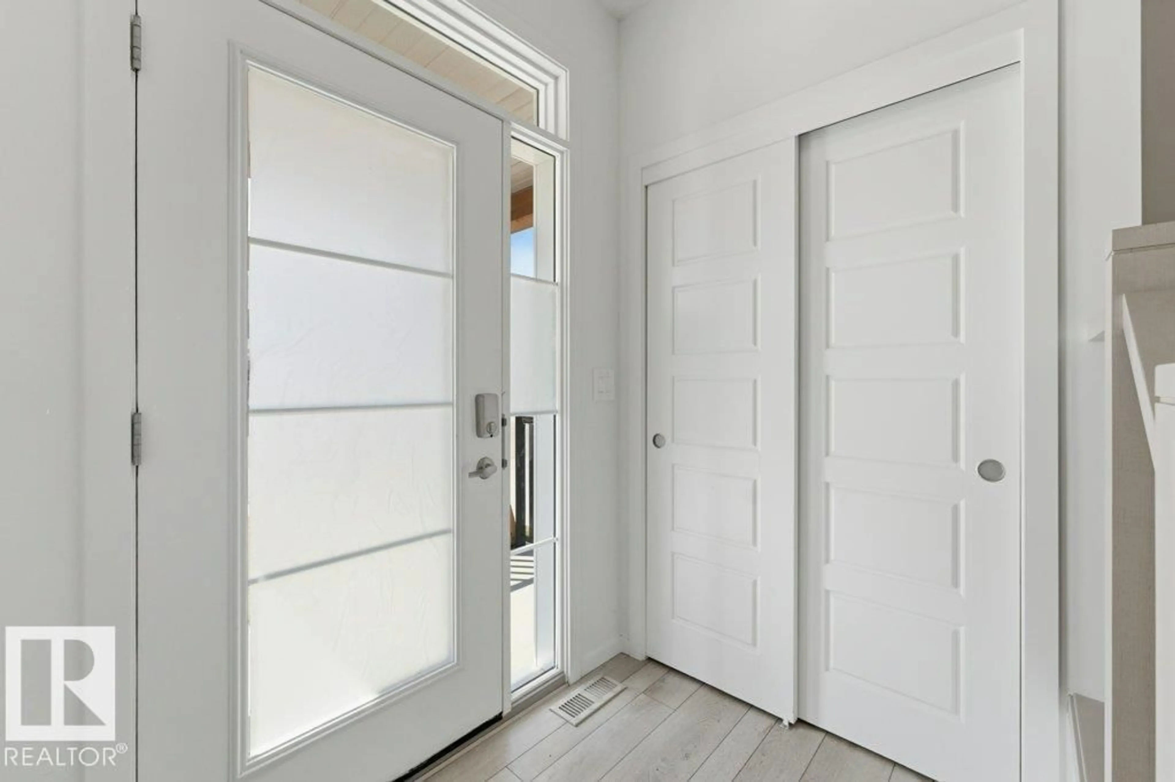 Indoor entryway for NW - 2011 207 ST, Edmonton Alberta T6M1R7