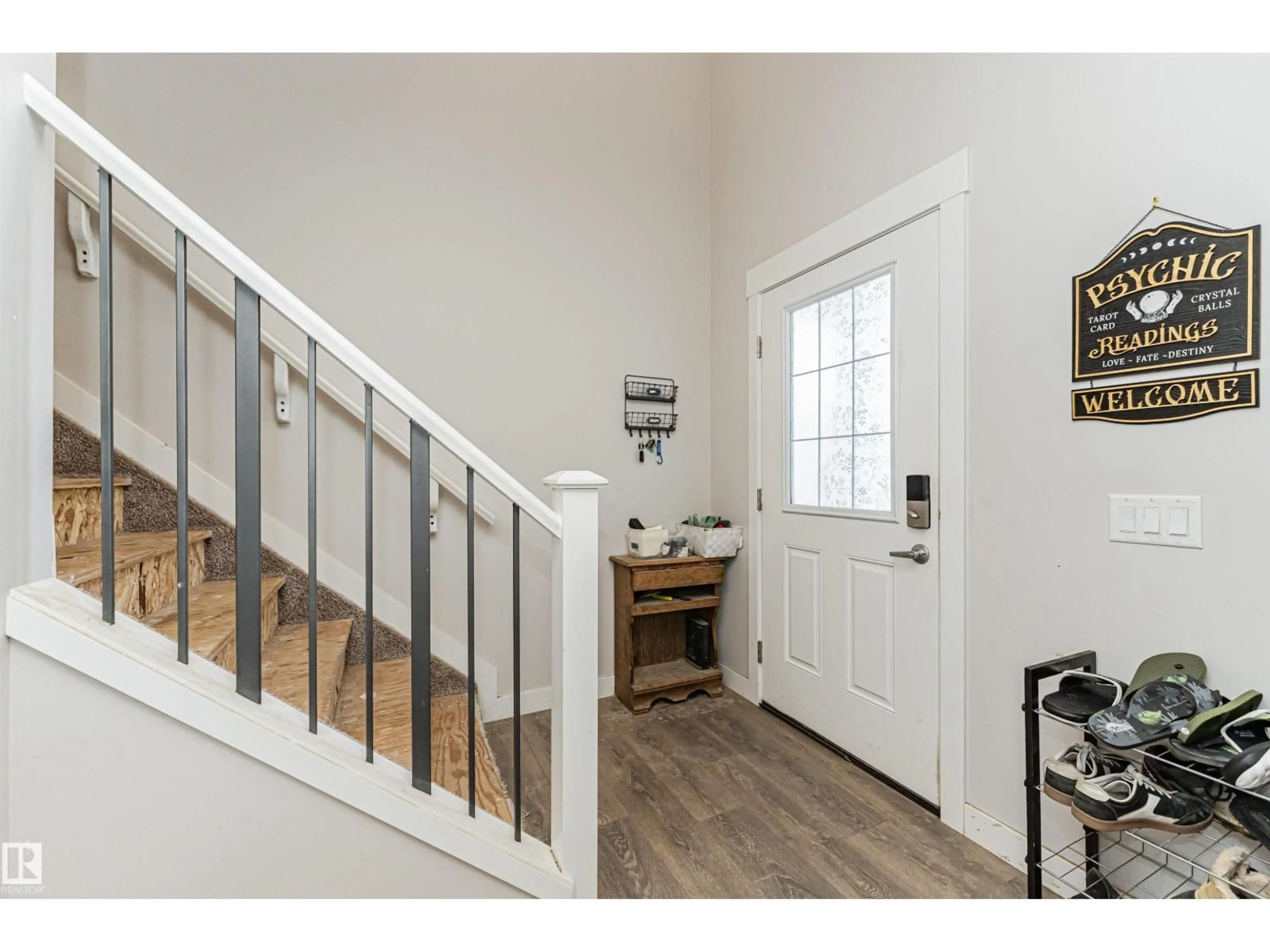 Indoor entryway for NW - 17619 77 ST, Edmonton Alberta T5Z3K9