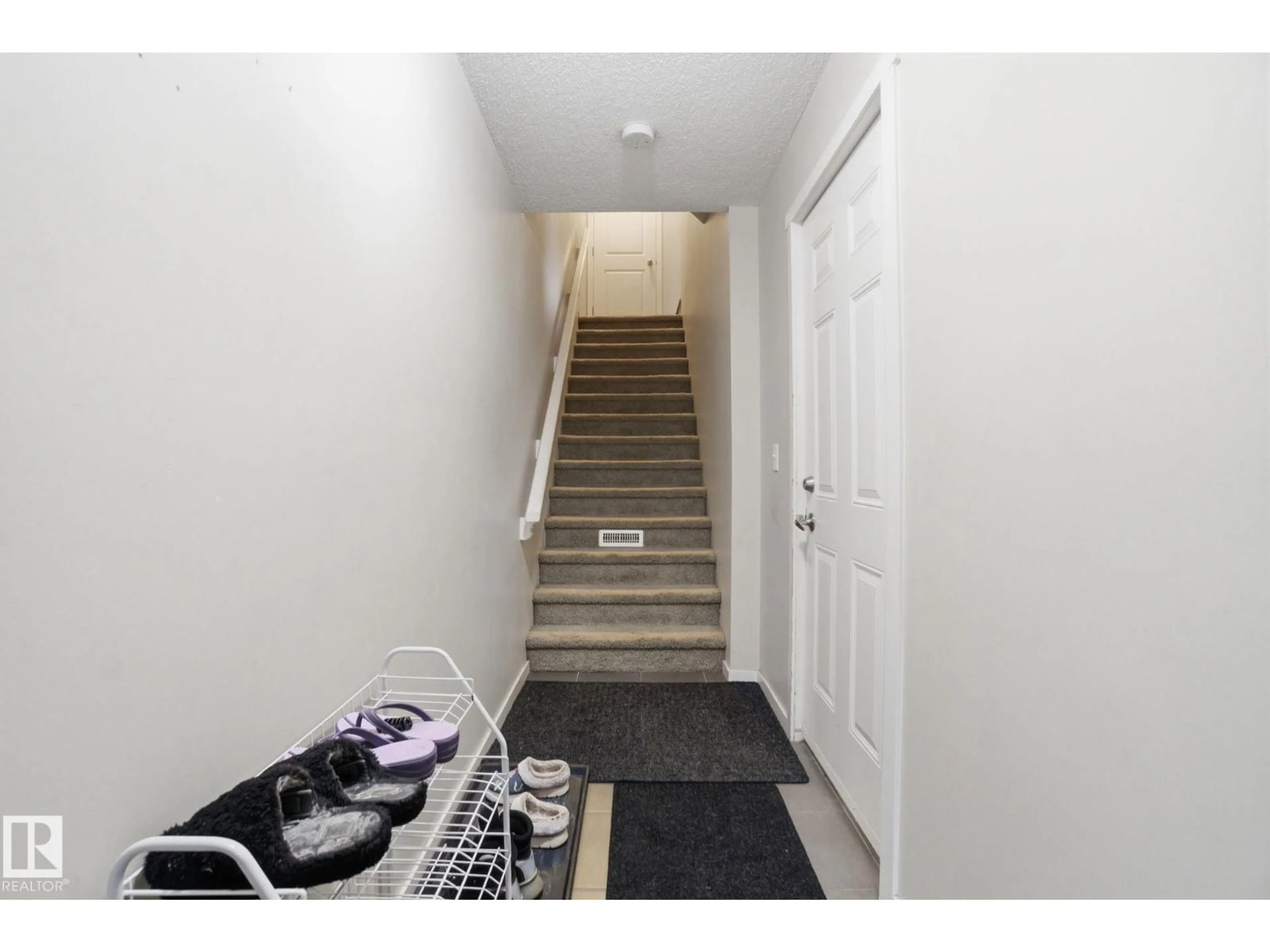 Indoor entryway for #75 - 603 WATT BV, Edmonton Alberta T6X0P3