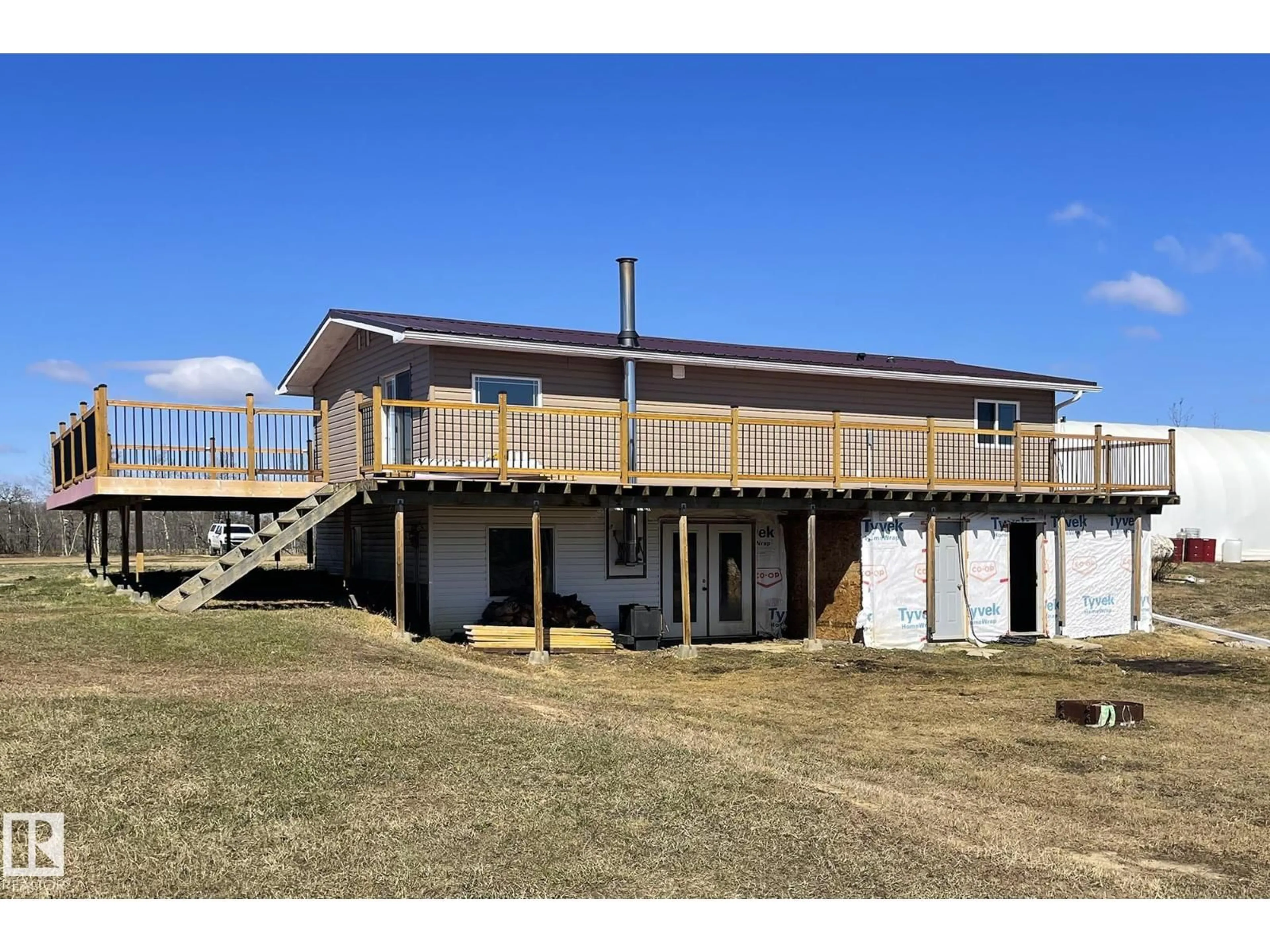 A pic from outside/outdoor area/front of a property/back of a property/a pic from drone, building for 214 RGE ROAD, Rural Athabasca County Alberta T9S2A6