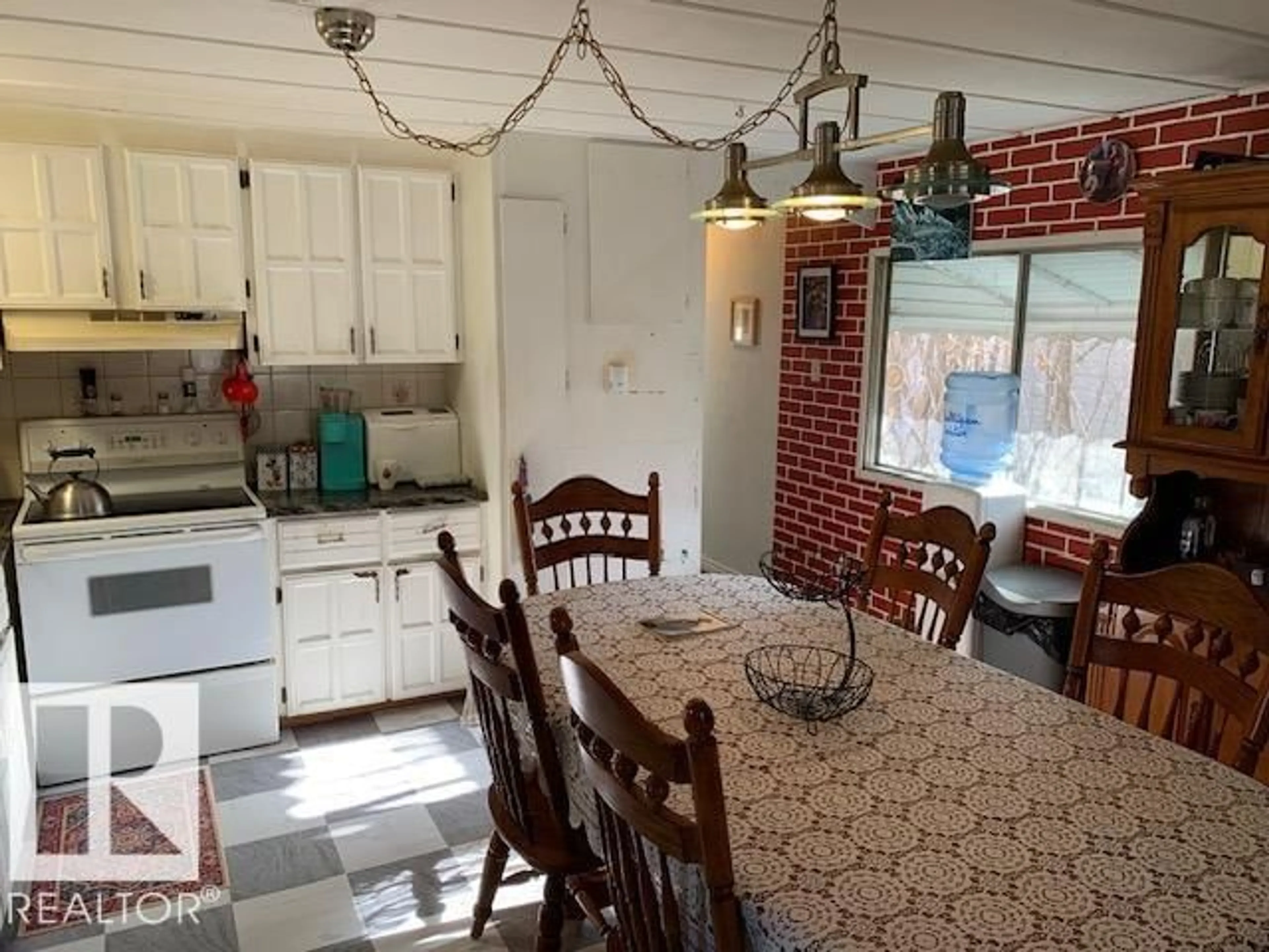 Unknown for 333 JUNIPER PL, Edmonton Alberta T5Y4M2