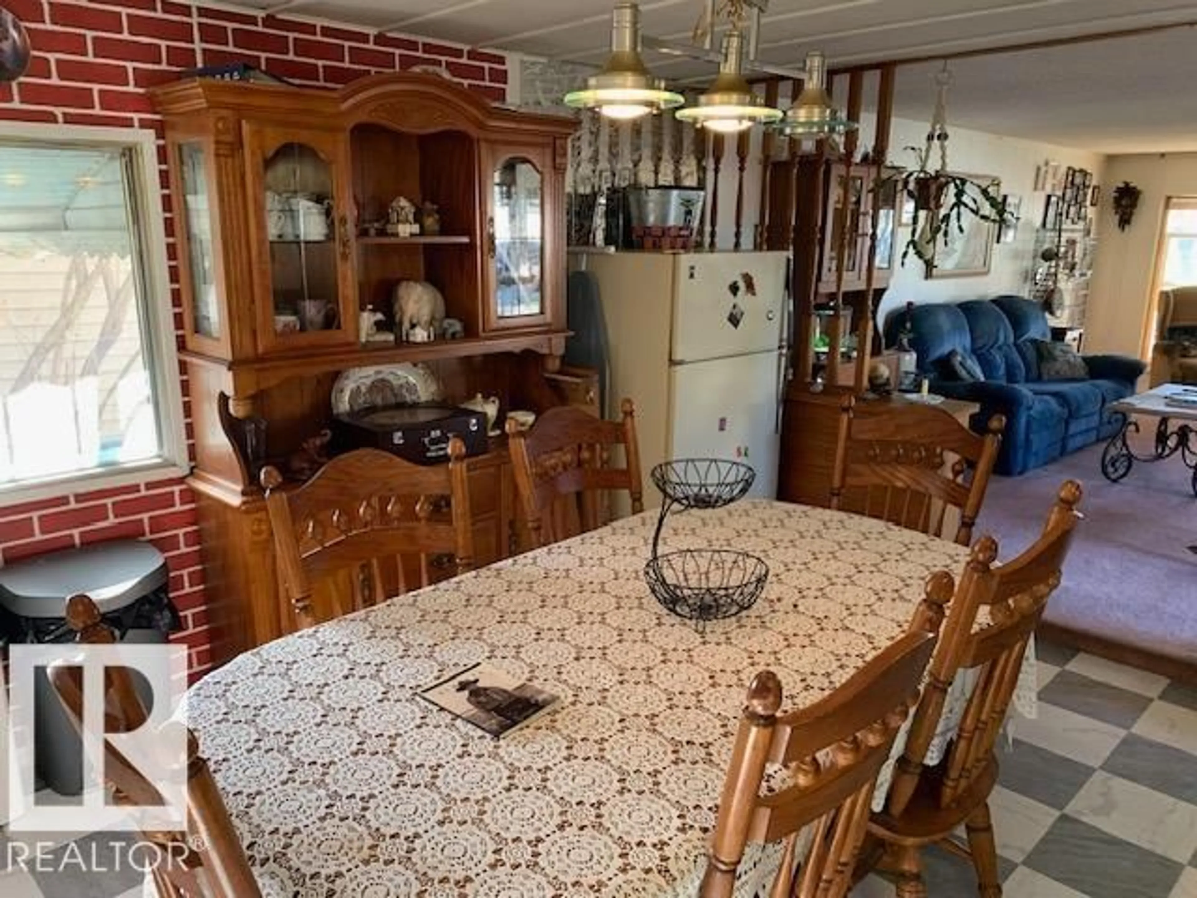 Dining room, unknown for 333 JUNIPER PL, Edmonton Alberta T5Y4M2