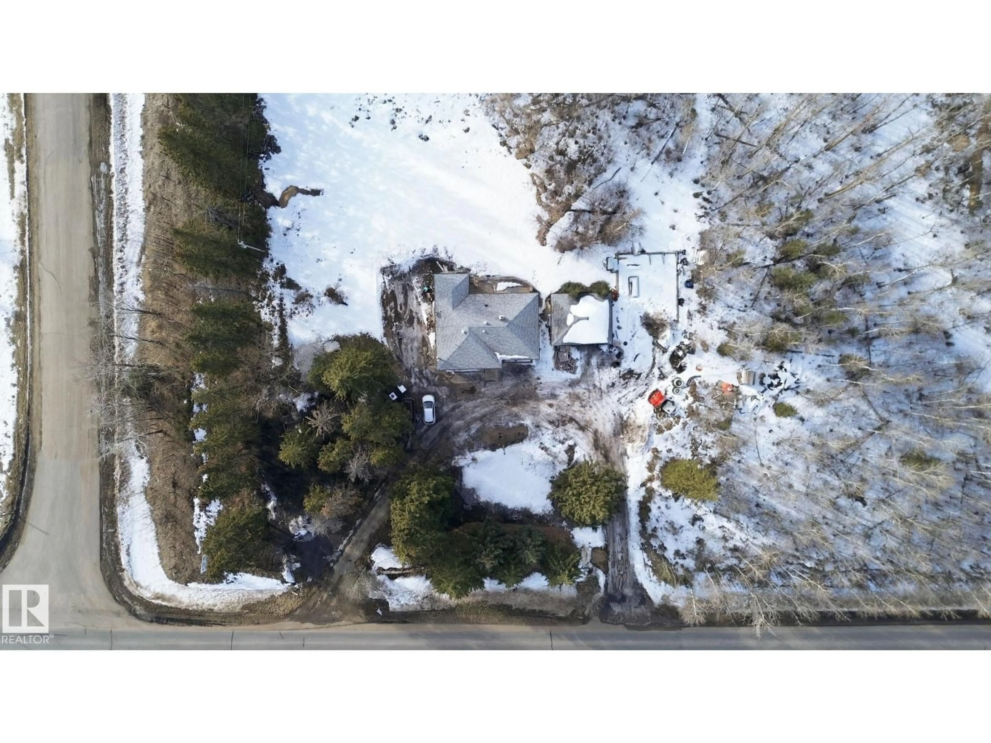 A pic from outside/outdoor area/front of a property/back of a property/a pic from drone, street for 51548 RGE ROAD 232 NE, Rural Strathcona County Alberta T8B1B1