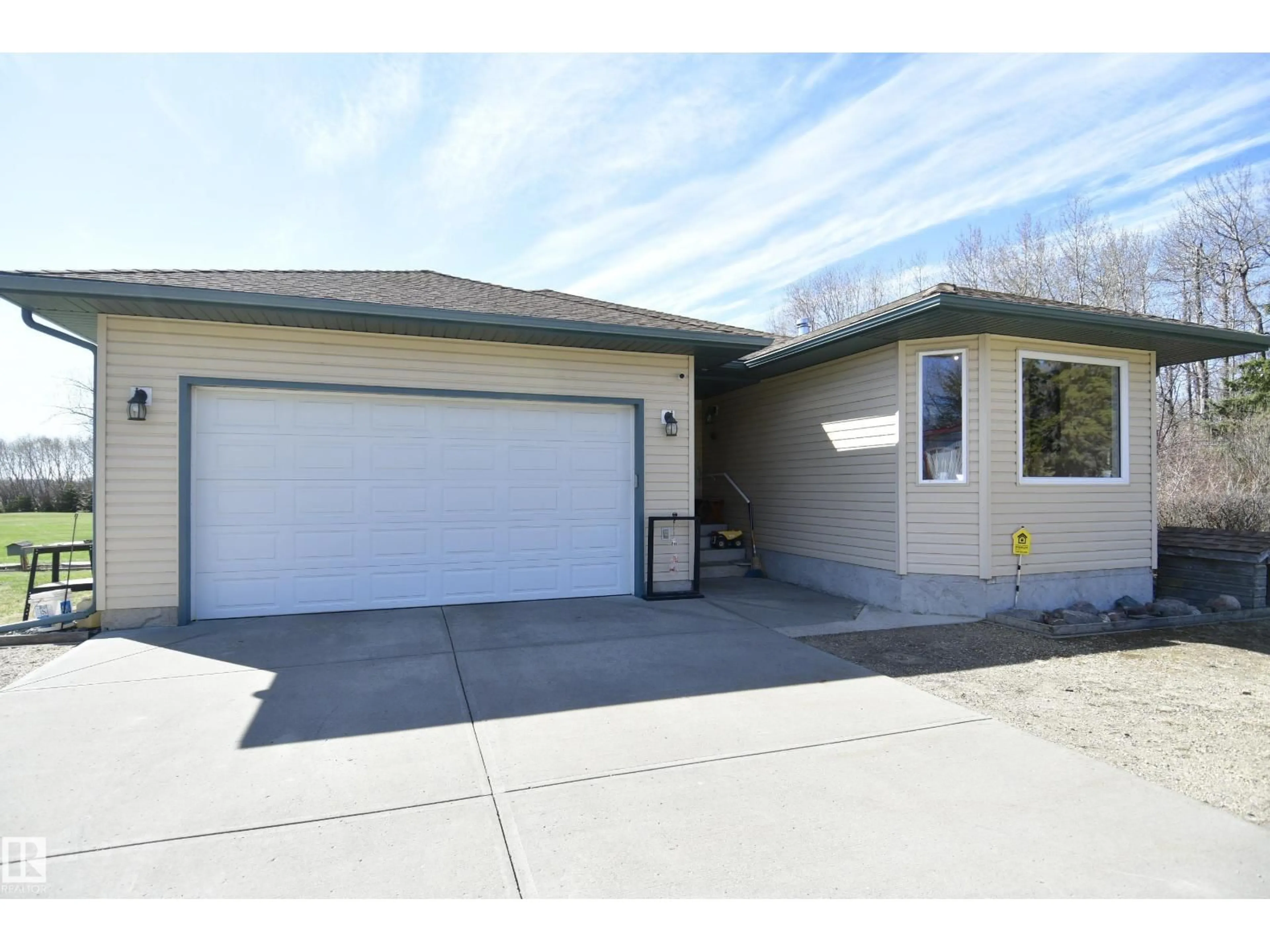 Indoor garage for 474073 RGE ROAD 242, Rural Wetaskiwin County Alberta T0C1Z0